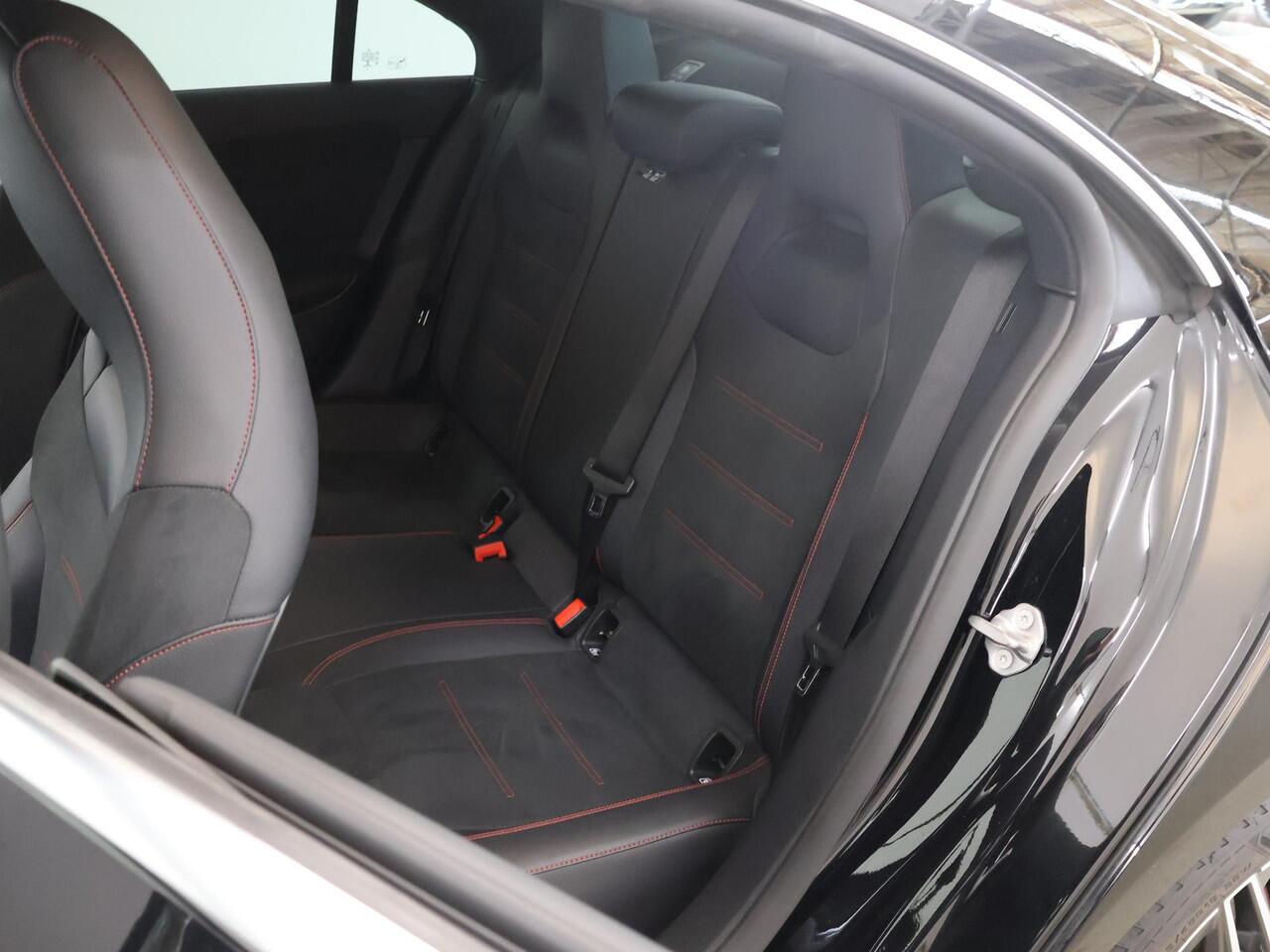 Mercedes-Benz CLA-KLASSE 250 e Business Solution AMG Limited | AMG | Apple carplay | Stoelverwarming |