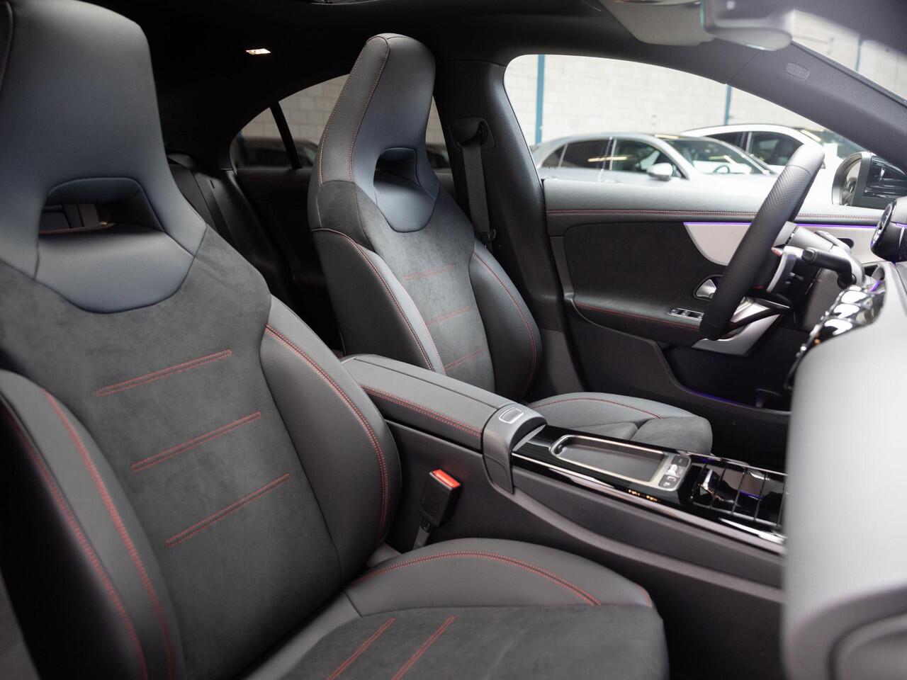 Mercedes-Benz CLA-KLASSE Coupé 180 Business Solution AMG