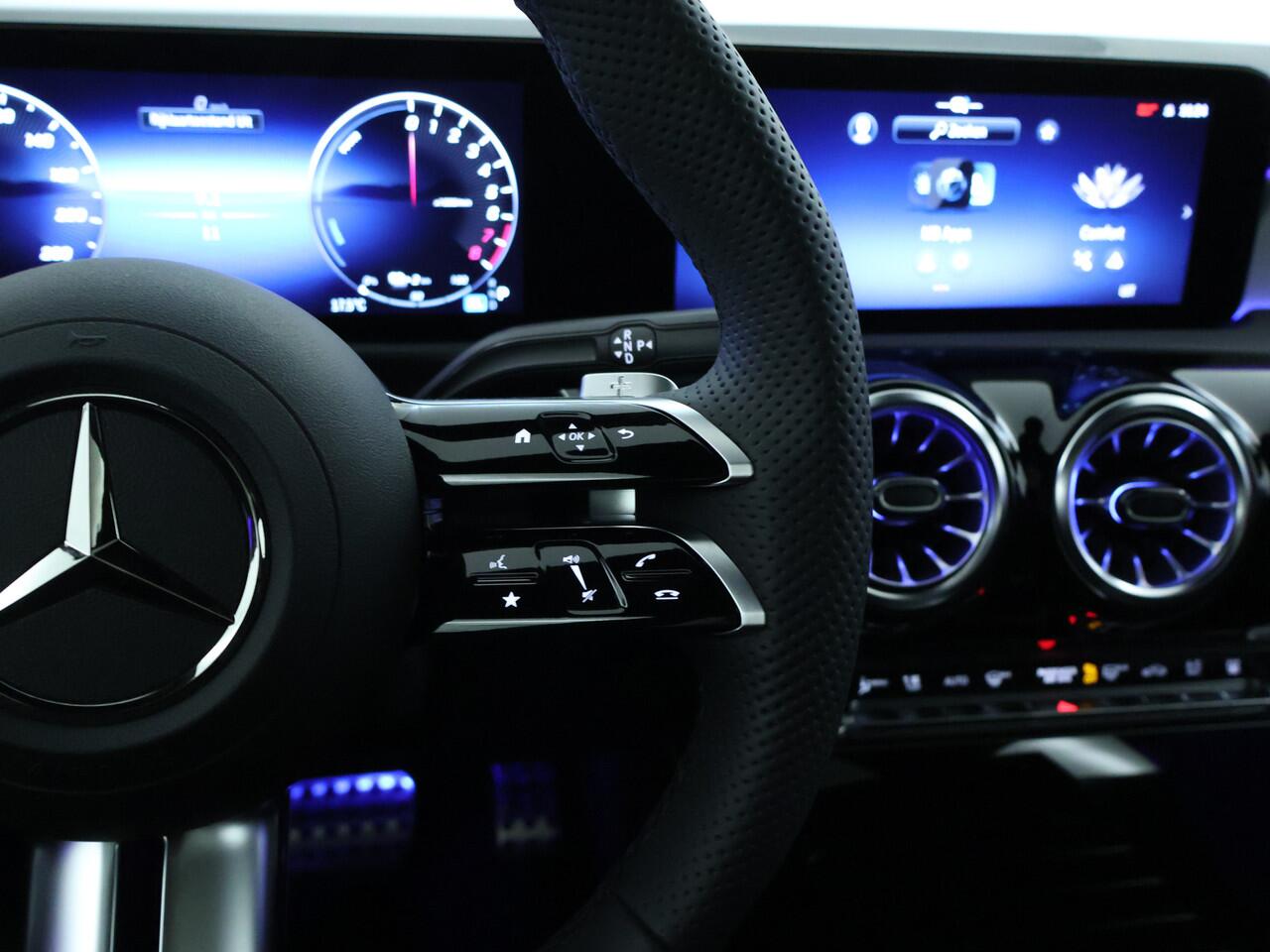 Mercedes-Benz CLA-KLASSE Shooting Brake 250 e Business Solution AMG | Trekhaak | AMG Line Plus pakket | Nightpakket | Parkeerpakket met 360°-camera | Antidiefstalpakket GUARD 360° Plus | EASY PACK achterklep | KEYLESS-GO |