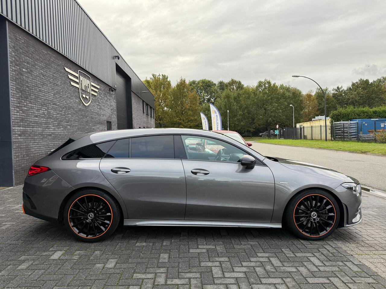 Mercedes-Benz CLA-KLASSE Shooting Brake 200 Premium Plus | 1E EIGENAAR | 12MND GARANTIE | ORANGE EDITION | PANO | CARPLAY | SFEERVERLICHTING | DASHCAM | AUTOMAAT | LED | AFSTANDSPILOT PLUS |