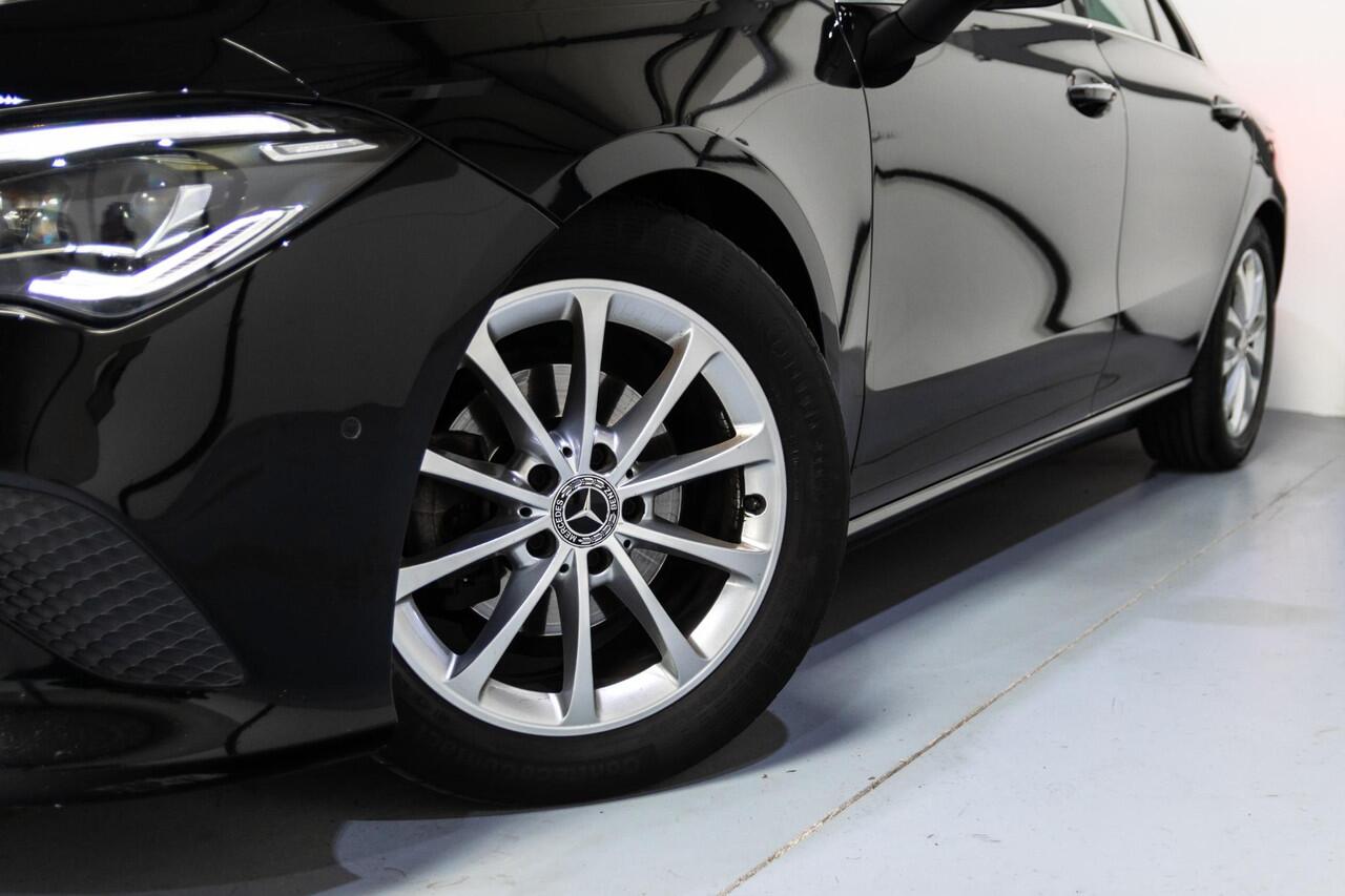 Mercedes-Benz CLA-KLASSE 180 Business Solution Luxury PANO/MEMORY/LEER/NAP/DEALEROH