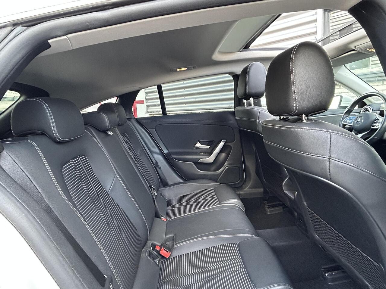 Mercedes-Benz CLA-KLASSE Shooting Brake 250 e Luxury | Sfeerverlichting