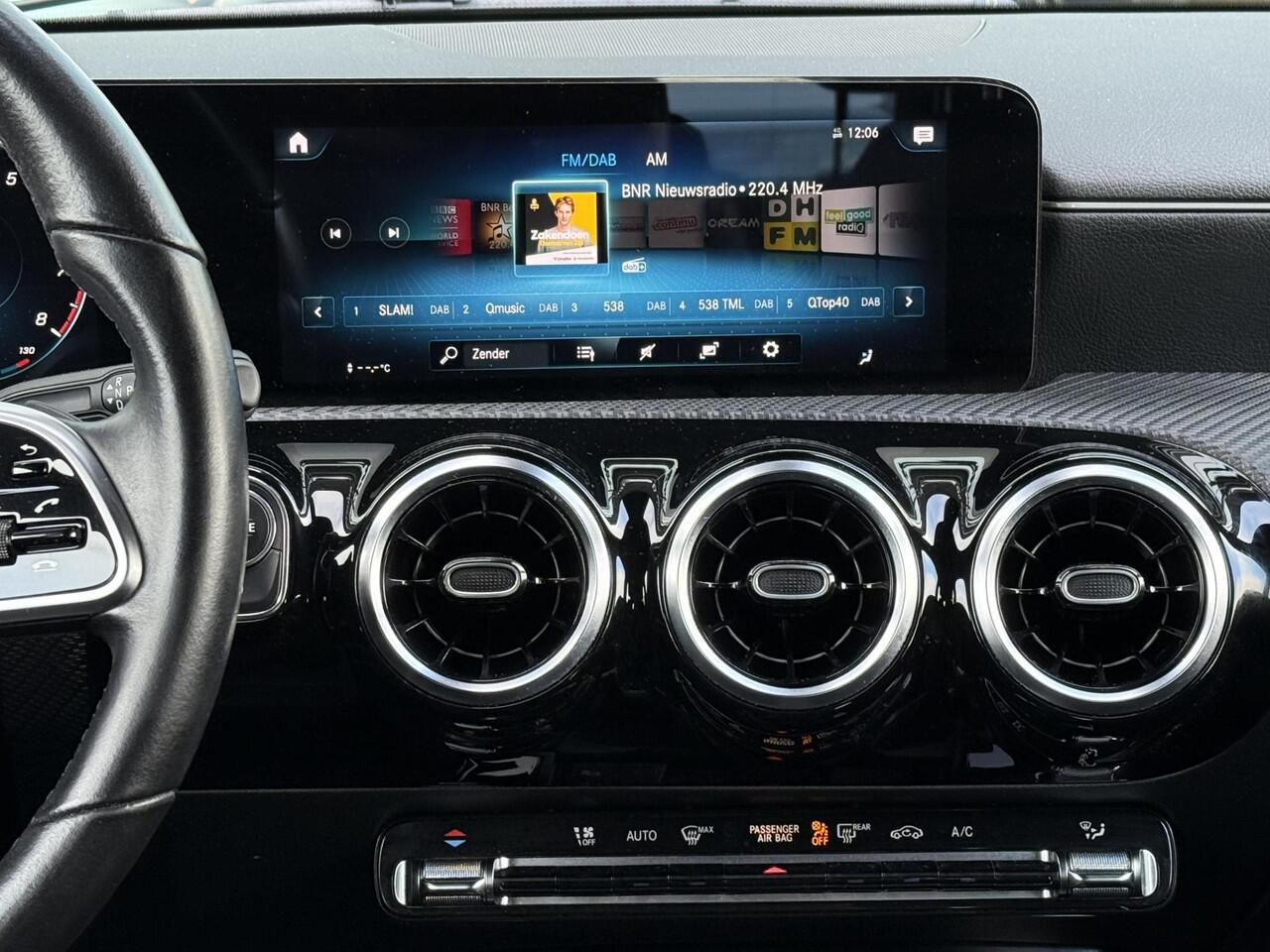 Mercedes-Benz CLA-KLASSE Shooting Brake 180 Business Solution