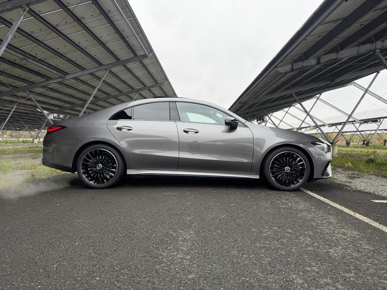 Mercedes-Benz CLA-KLASSE 180 Business Solution AMG | Night | Panoramadak | AMG Line Plus | Burmester | Trekhaak | Rijassistentiepakket | Head-up display | 360° camera | Techniekpakket | Winter pakket |