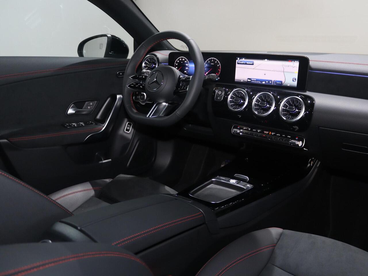 Mercedes-Benz CLA-KLASSE Shooting Brake 180 Star Edition AMG Line LIMITED | Panoramaschuifdak | Night | Achteruitrijcamera