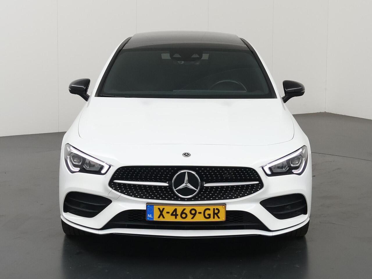 Mercedes-Benz CLA-KLASSE 250 e AMG Line | Panoramadak | Night | Stoelverwarming | Sfeerverlichting | Widescreen |