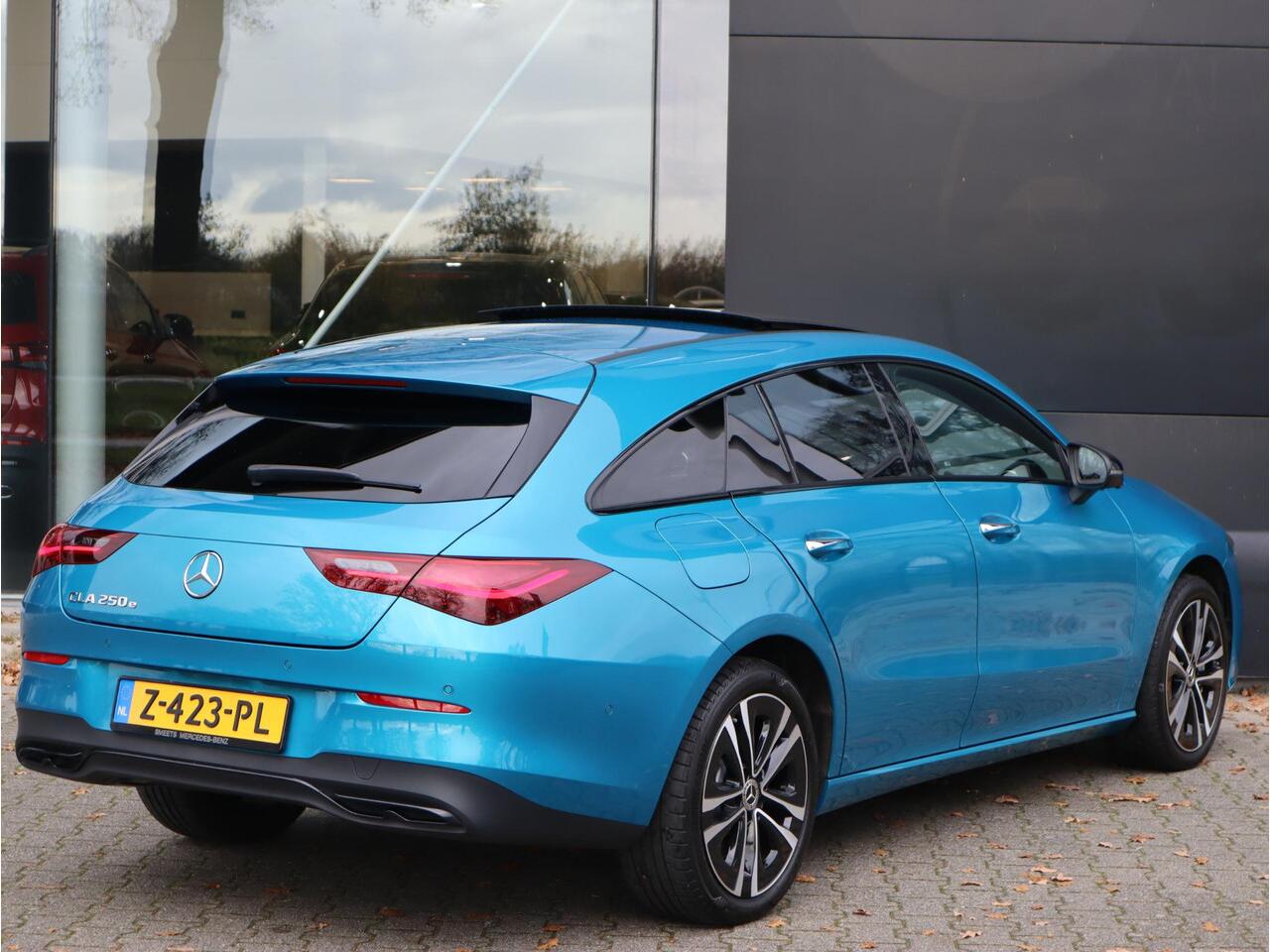 Mercedes-Benz CLA-KLASSE Shooting Brake 250 e Star Edition Luxury Line | Panoramadak | Trekhaak | Rijassistentie | Memory Seats | 360 Camera