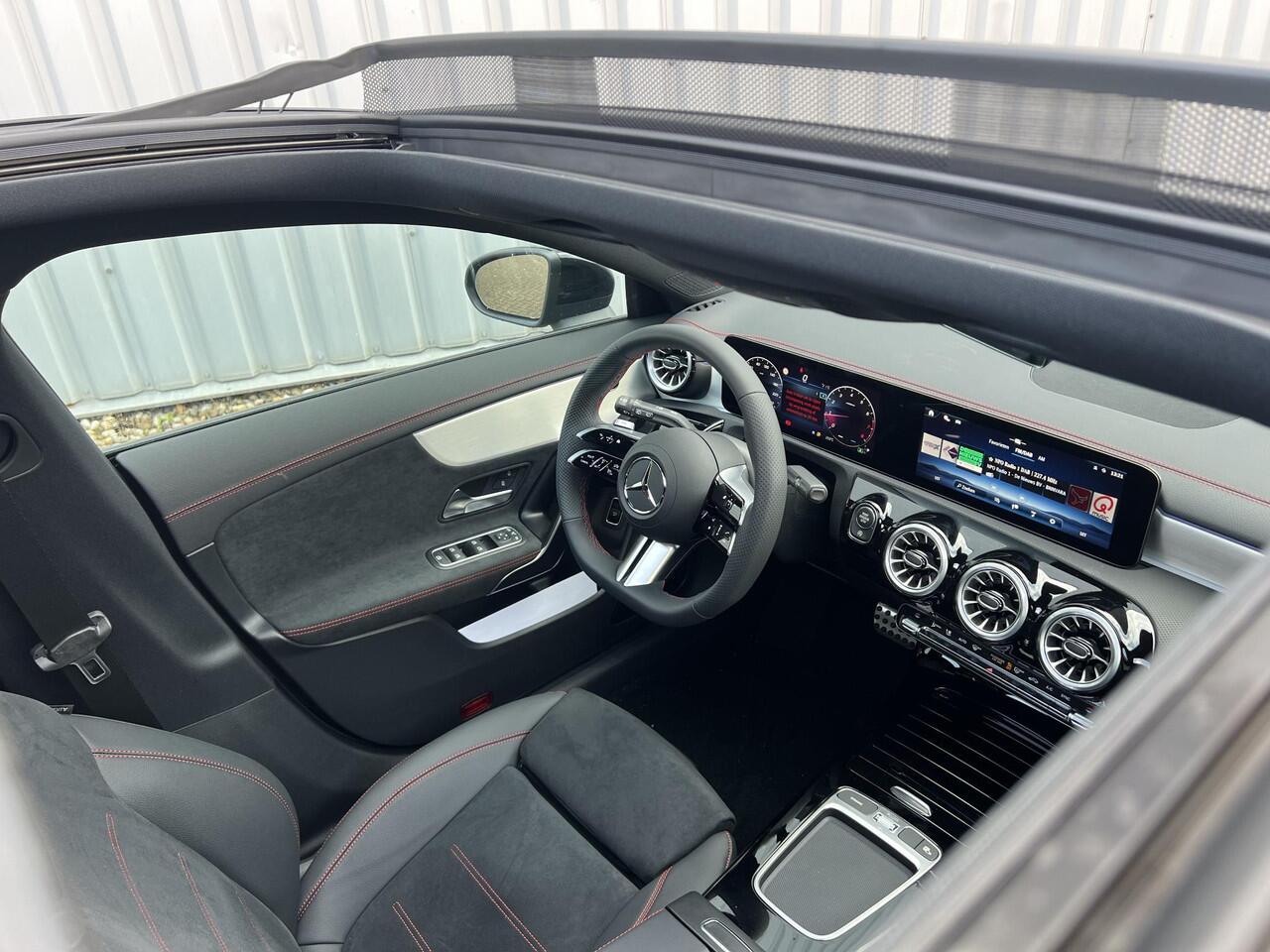Mercedes-Benz CLA-KLASSE Shooting Brake 180 AMG | Panoramadak | | Premium Pakket | Night Pakket | Panoramadak | Trekhaak | MULTIBEAM LED Koplampen | Apple CarPlay | Android Auto | Advanced Sound System