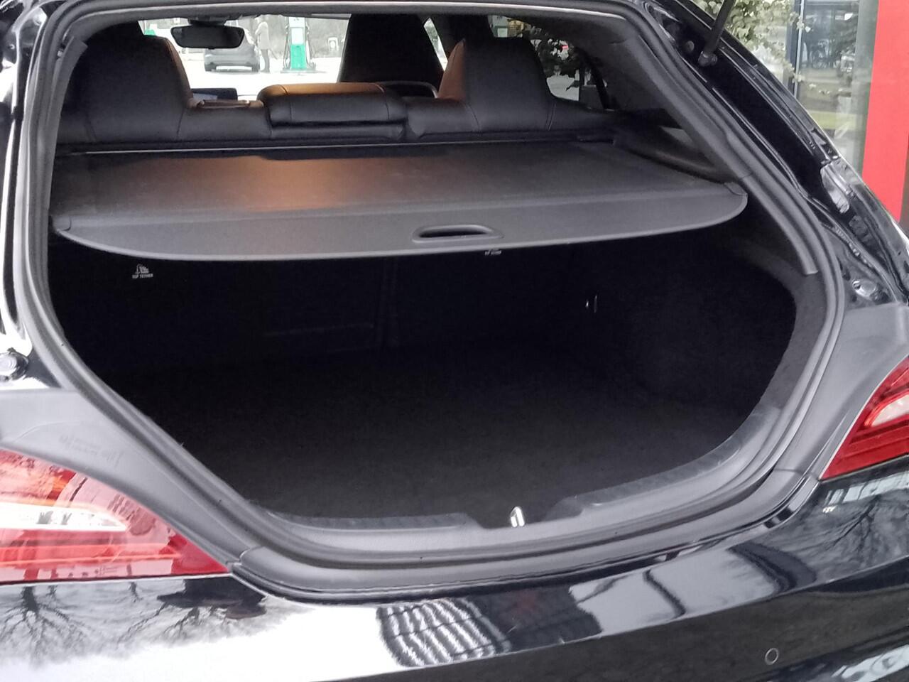 Mercedes-Benz CLA-KLASSE Shooting Brake 180 AUTOMAAT | Navi | AMG Styling | Airco | LM Velgen | Cruise Control |