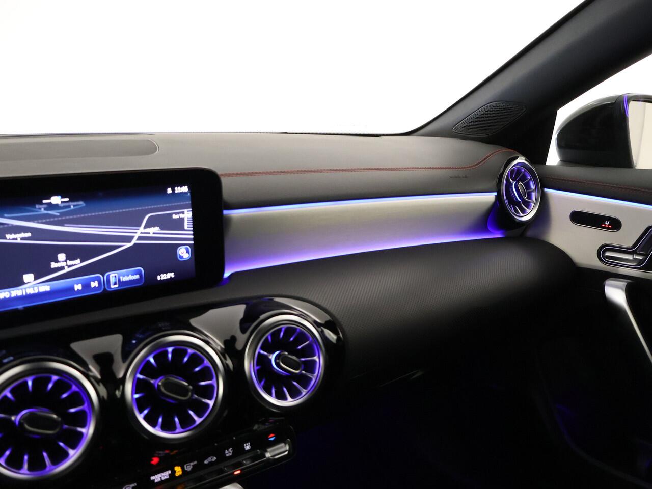 Mercedes-Benz CLA-KLASSE Shooting Brake 250 e Star Edition AMG Line | Trekhaak | Nightpakket | Antidiefstalpakket GUARD 360° Plus | 360°-camera | 19 inch Multispaaks AMG velgen | Head-up display | KEYLESS GO-comfortpakket | Smartphone integratie |