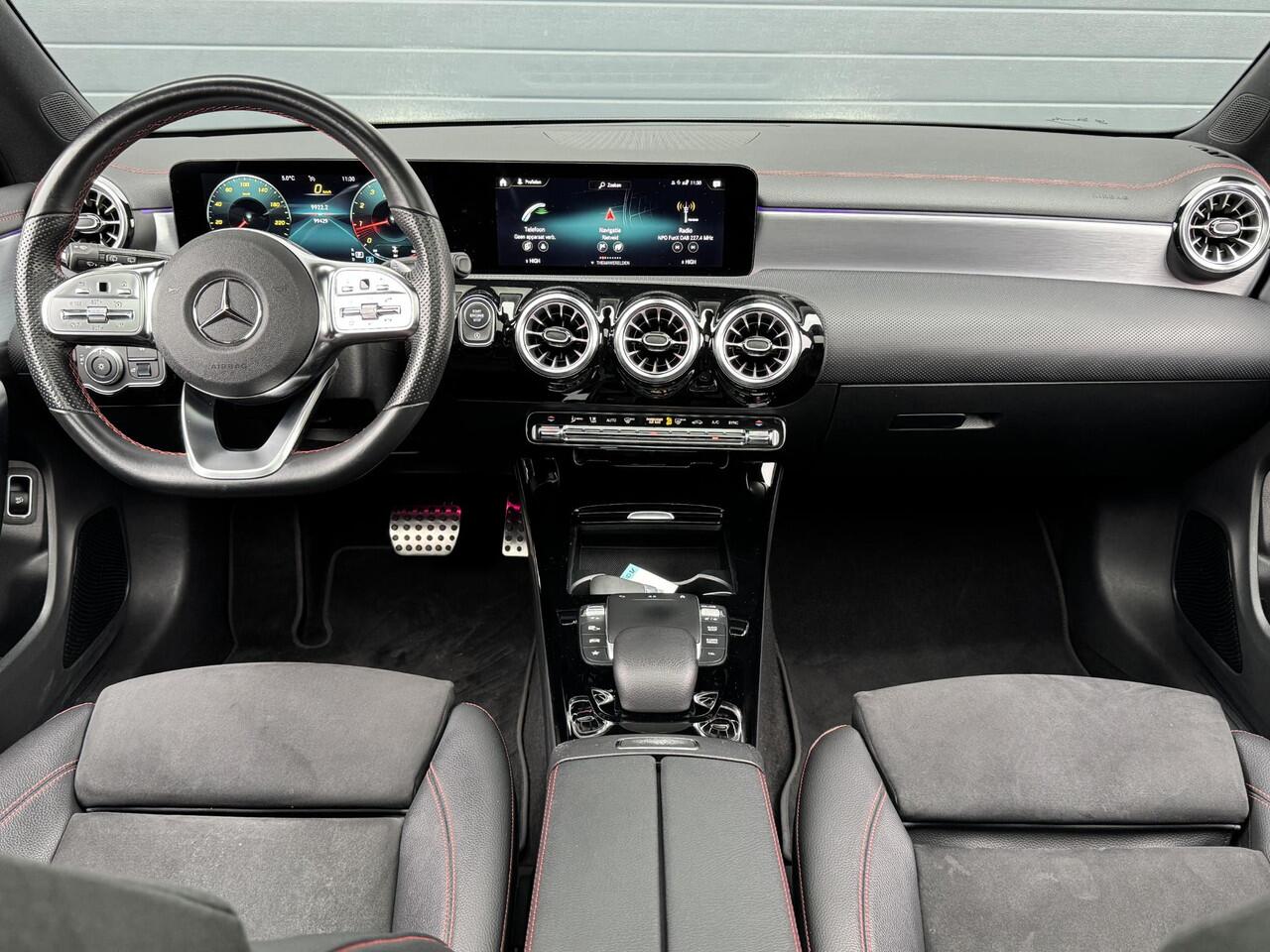 Mercedes-Benz CLA-KLASSE SHOOTING BRAKE 200 BUSINESS SOLUTION AMG I SFEERVERLICHTING I SCHUIFDAK I MEMORY SEATS I P-CAMERA