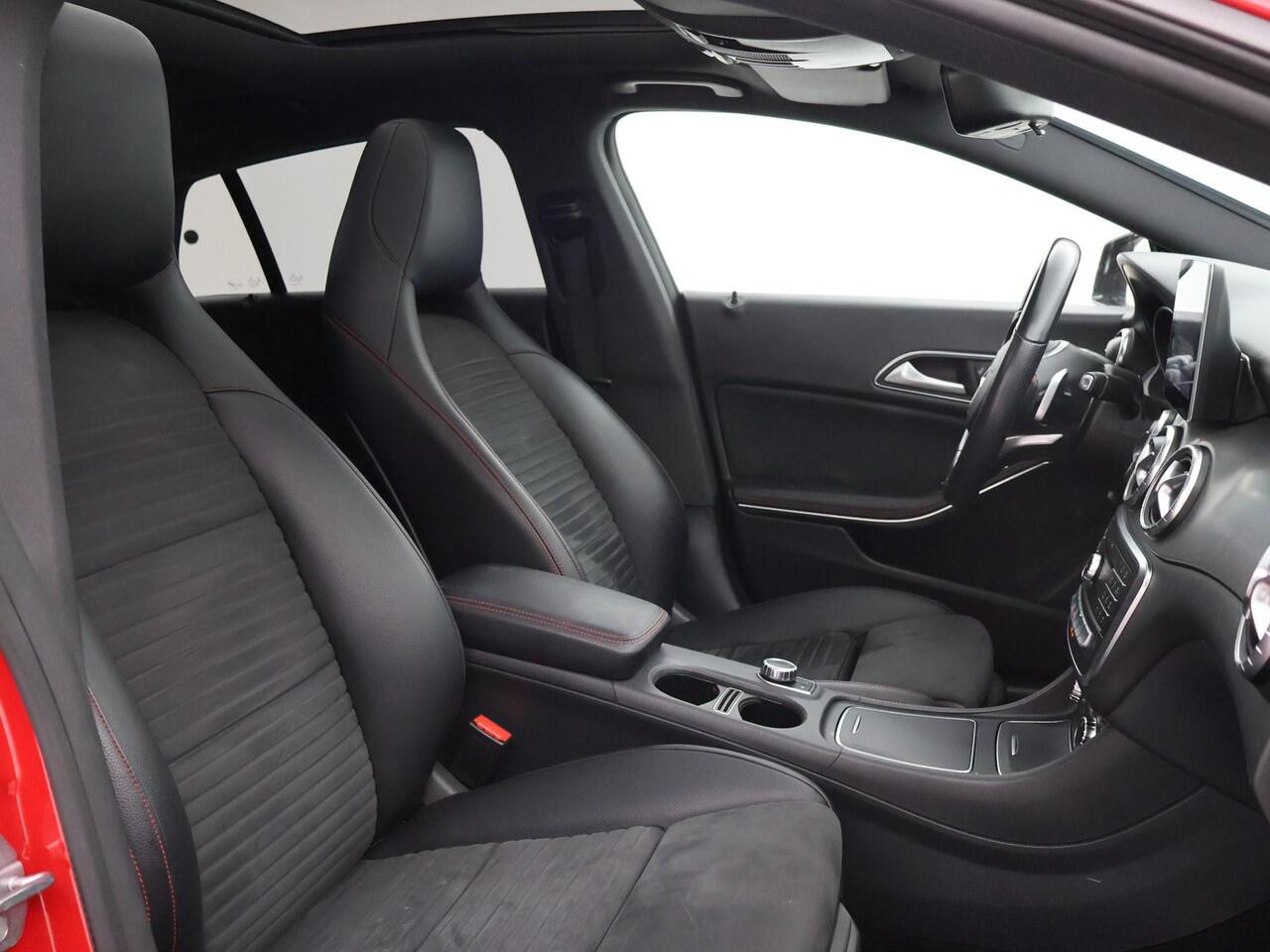 Mercedes-Benz CLA-KLASSE Shooting Brake 180 AMG NIGHT + PANORAMA SCHUIFDAK | APPLE CARPLAY | CAMERA | STOELVERW. |