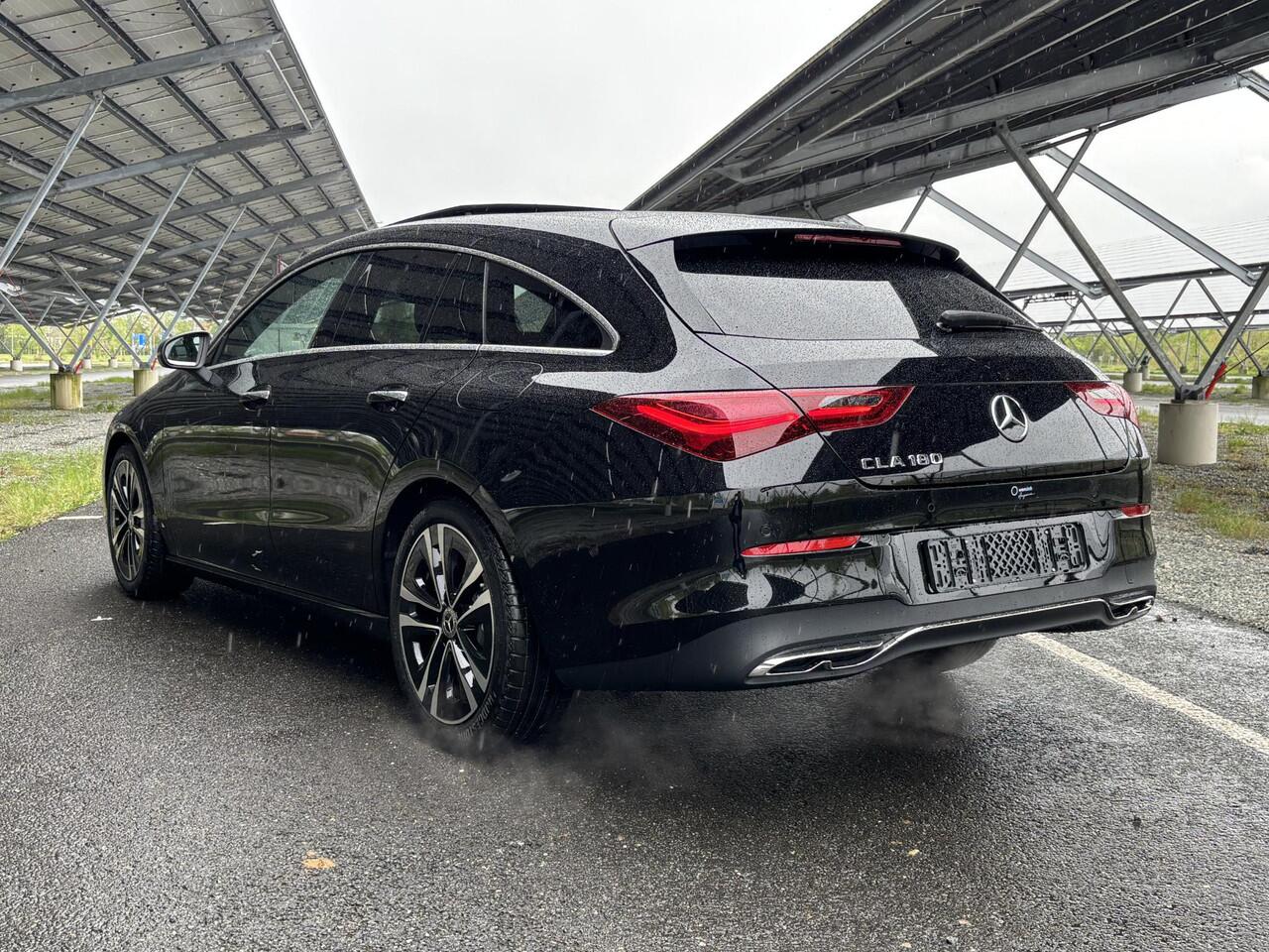 Mercedes-Benz CLA-KLASSE Shooting Brake 180 Star Edition Luxury Line | Panoramadak | Getint glas | Sfeerverlichting | Widescreen | Stoelverwarming |