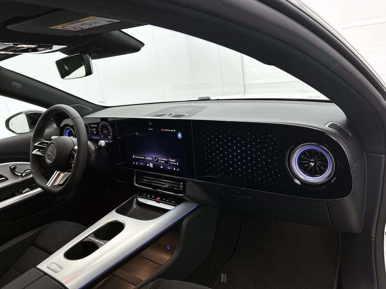 Mercedes-Benz CLA-KLASSE 250+ Launch Edition 85 kWh | Memorypakket | Warmtepomp | Panoramadak | Nightpakket | Smartphone integratie | Multibeam LED | Adaptieve Cruisecontrol | 19 inch AMG velgen |