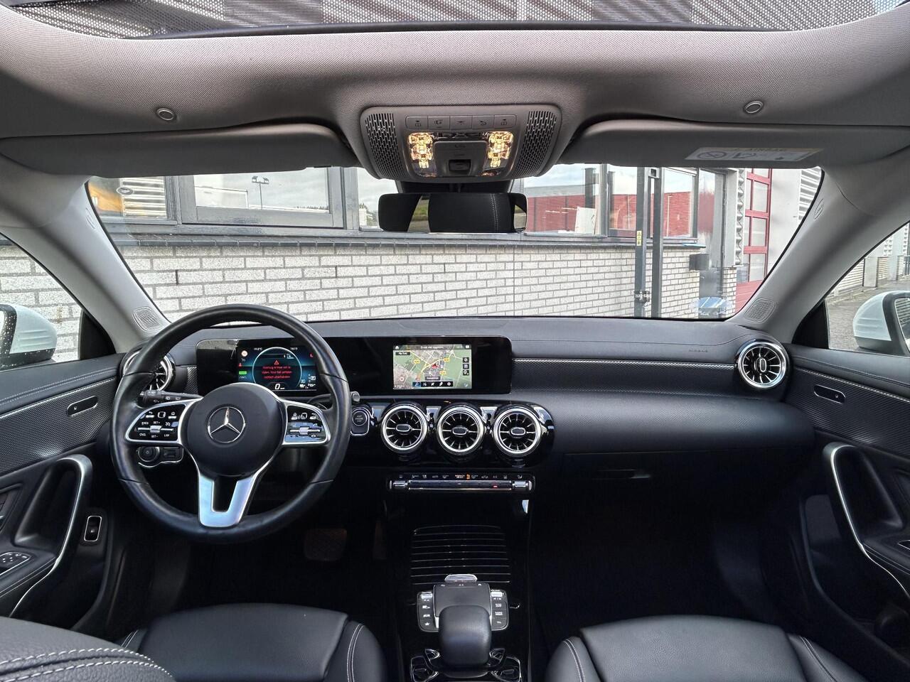 Mercedes-Benz CLA-KLASSE Shooting Brake 250 e Luxury | Sfeerverlichting