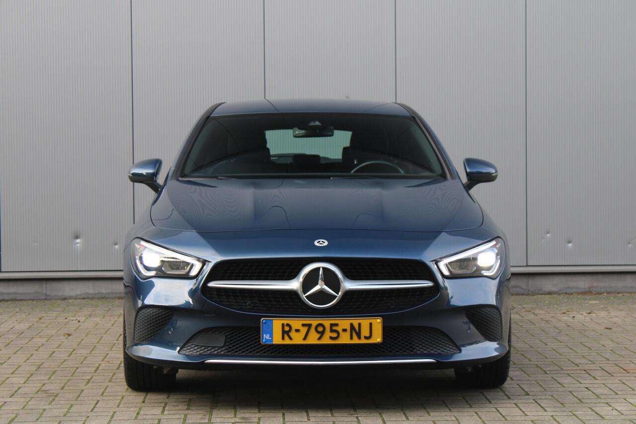 Mercedes-Benz CLA-KLASSE Shooting Brake 250 e 218pk Luxury Line | Widescreen | Camera | Navigatie | Stoel & stuurverwarming | Elektrische achterklep | Zwenkbare trekhaak