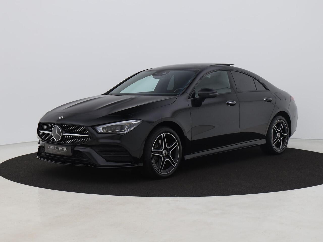 Mercedes-Benz CLA-KLASSE 250 e AMG Line | PANO | 360° | ADAPTIVE | KEYLESS | HUD | SFEERVERLICHTING | STOELVERW. | TREKHAAK
