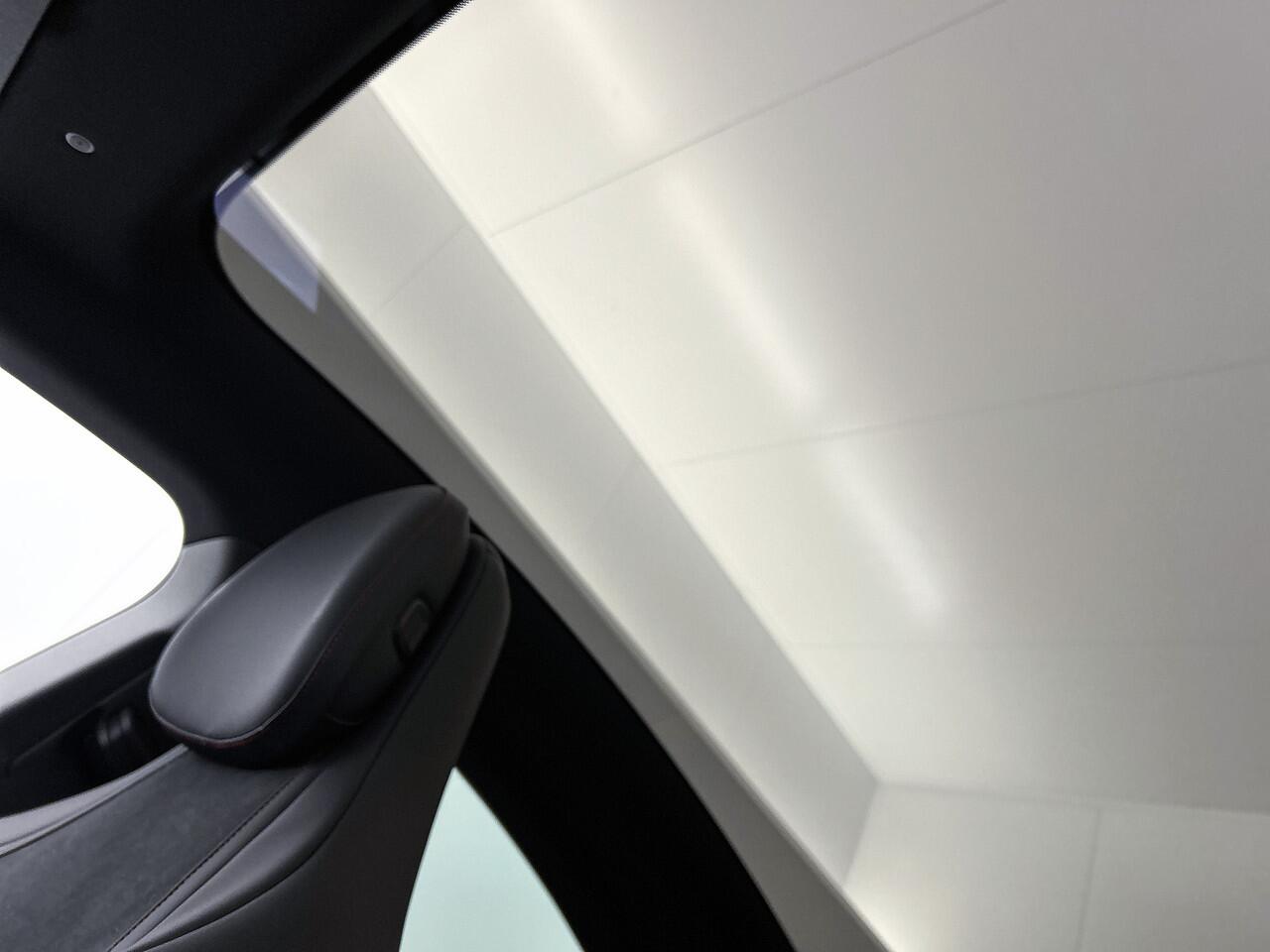 Mercedes-Benz CLA-KLASSE 250+ Launch Edition 85 kWh | Trekhaak | Warmtepomp | Adaptieve Cruisecontrol | Antidiefstal pakket URBAN GUARD | Nightpakket | 19 inch AMG velgen | Panoramadak | Sierdelen aluminium |