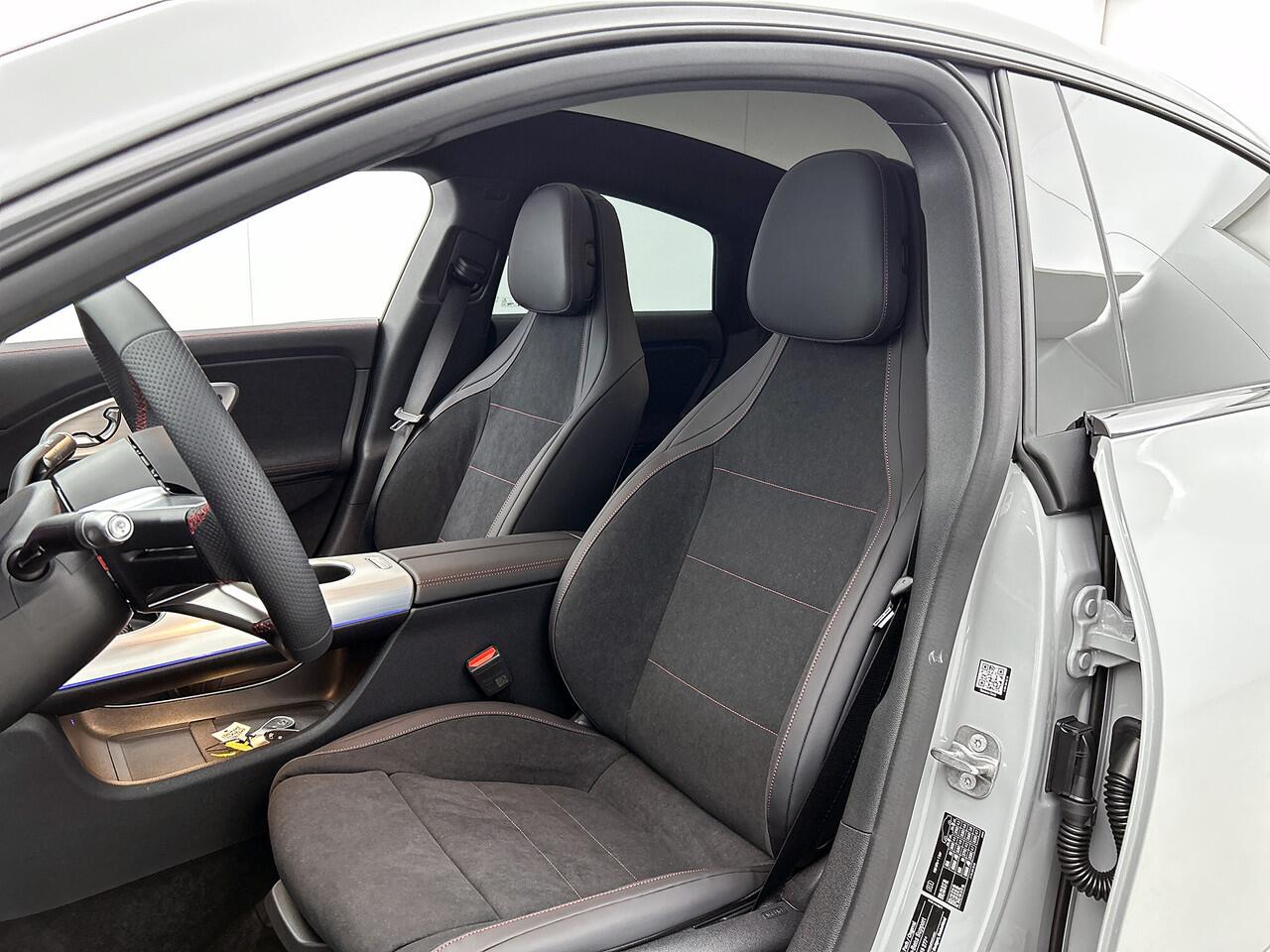 Mercedes-Benz CLA-KLASSE 250+ Launch Edition 85 kWh | Nightpakket | Multibeam LED | Panoramadak | Warmtepomp | Memorypakket voorstoelen | Adaptieve Cruisecontrol | Sierdelen aluminium | Smartphone integratiepakket |