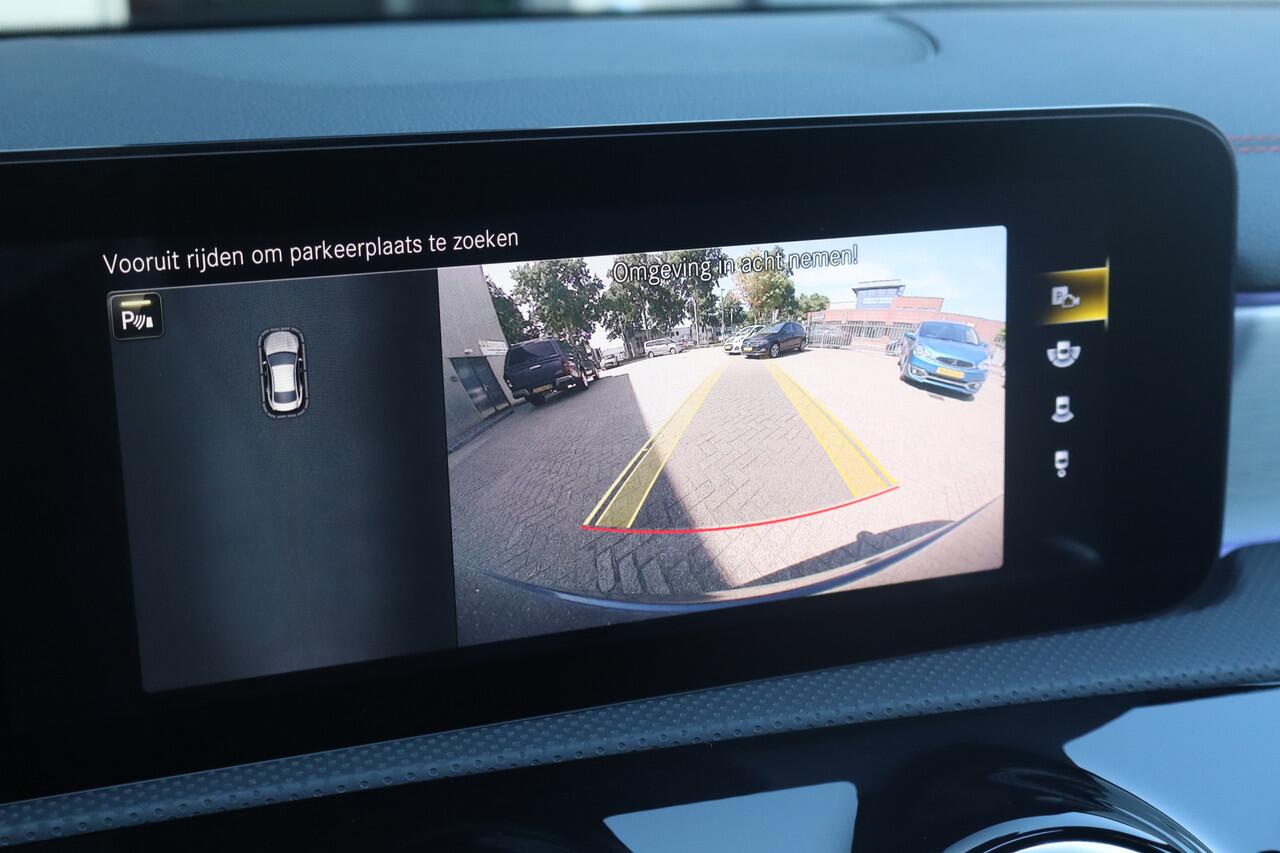 Mercedes-Benz CLA-KLASSE 200 Business Solution AMG NL-Auto!! Pano I Elek.Stoelen I Key-Less