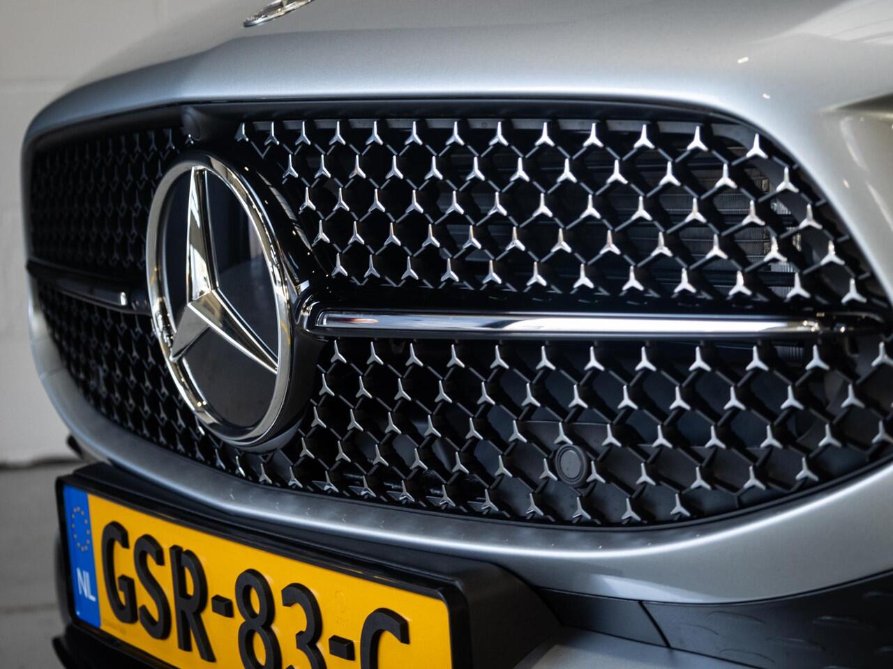 Mercedes-Benz CLA-KLASSE Coupé 180 Star Edition AMG Line Panorama dak