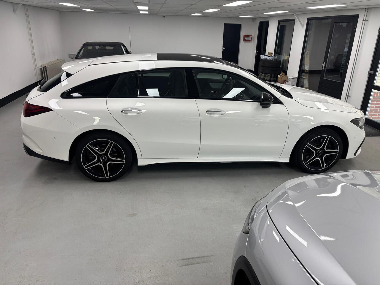 Mercedes-Benz CLA-KLASSE Shooting Brake 200 AMG Line Panorama LED Camera Widescreen Keyless go