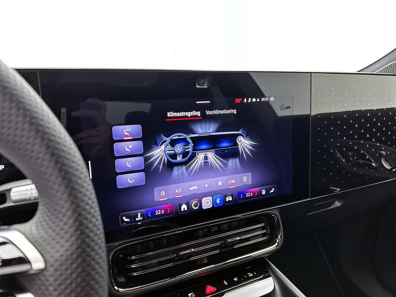 Mercedes-Benz CLA-KLASSE 250+ Launch Edition 85 kWh | Trekhaak | Nightpakket | Warmtepomp | Memorypakket voorstoelen | Antidiefstal pakket URBAN GUARD | Adaptieve Cruisecontrol | SIerdelen aluminium |