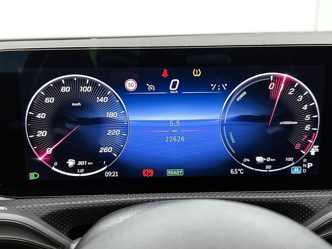 Mercedes-Benz CLA-KLASSE Shooting Brake 250 e Star Edition AMG Line Plus AMG Line | Night Pakket |Panorama Schuif-Kanteldak | Memory Stoelen | Head-up display | Parkeerpakket met 360°-camera. Inclusief 24 maanden Mercedes-Benz Certified garantie voor Europa.