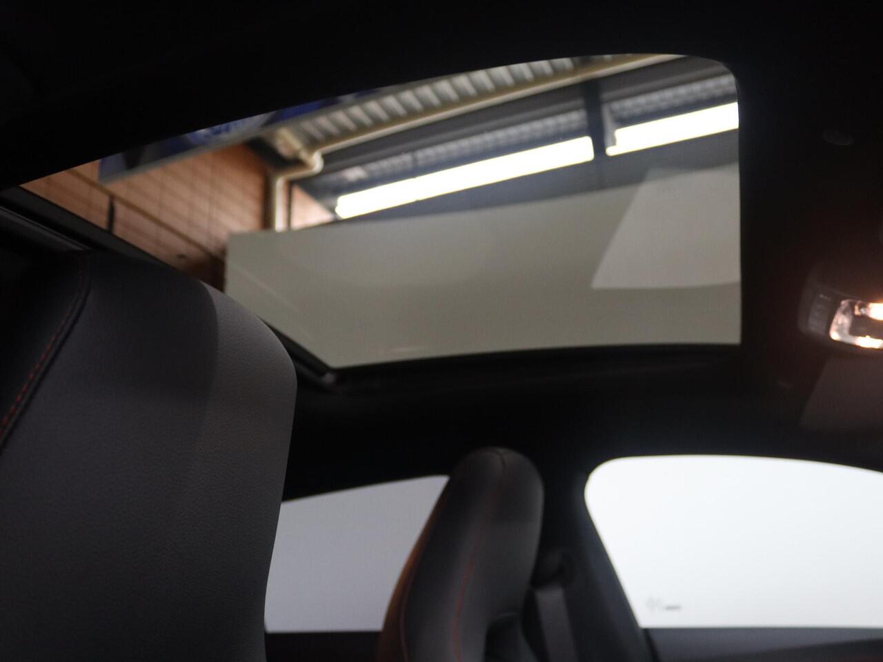 Mercedes-Benz CLA-KLASSE Shooting Brake 180 Star Edition AMG Line LIMITED | Panoramadak | Elekt. inklapbare trekhaak | Nightpakket | Head-up display | Premium plus |