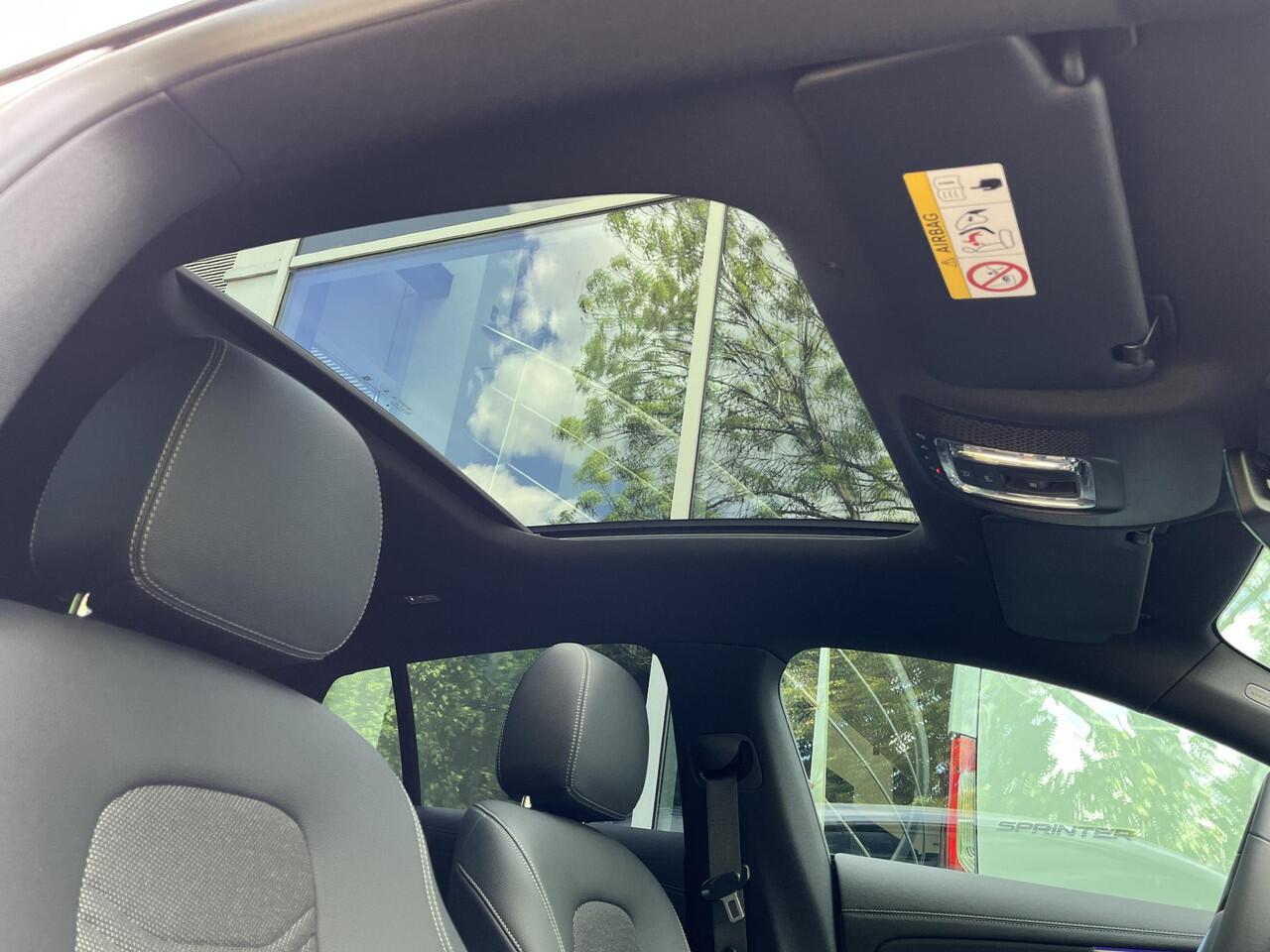 Mercedes-Benz CLA-KLASSE Shooting Brake 250 e Star Edition Luxury | Panoramadak | Nightpakket | MULTIBEAM LED | Dodehoekassistent | Sfeerverlichting | Stoelverwarming | Apple CarPlay | Android Auto | Achteruitrijcamera