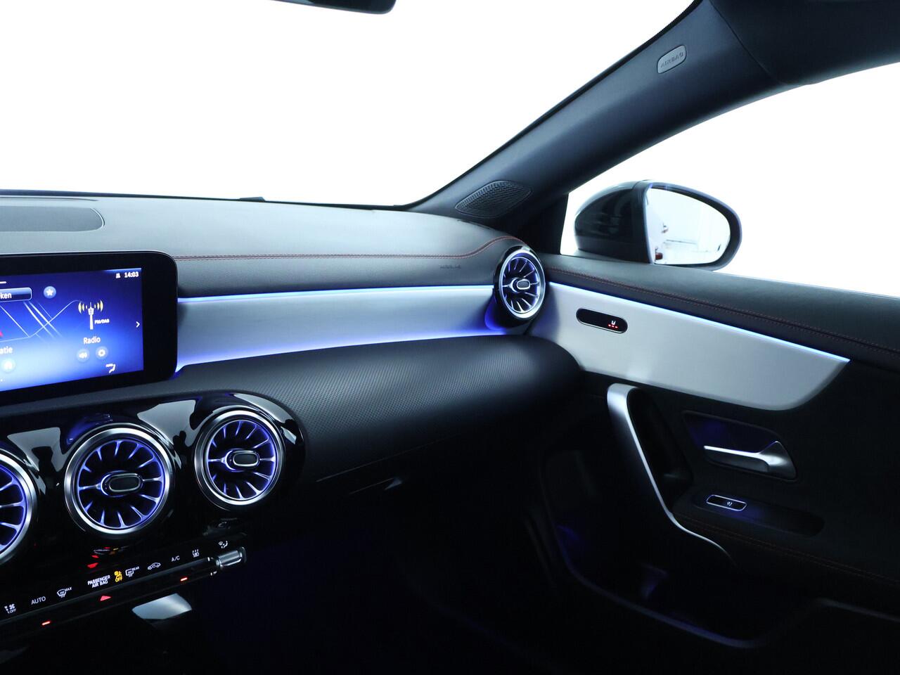 Mercedes-Benz CLA-KLASSE Shooting Brake 250 e AMG Plug-In Hybride | AMG Line | NIght Pakket | Panoramadak | Trekhaak | Multi beam Koplampen | 11kW Laden | Stuur en Stoelverwarming. Inclusief 24 maanden MB Certified garantie voor Europa.