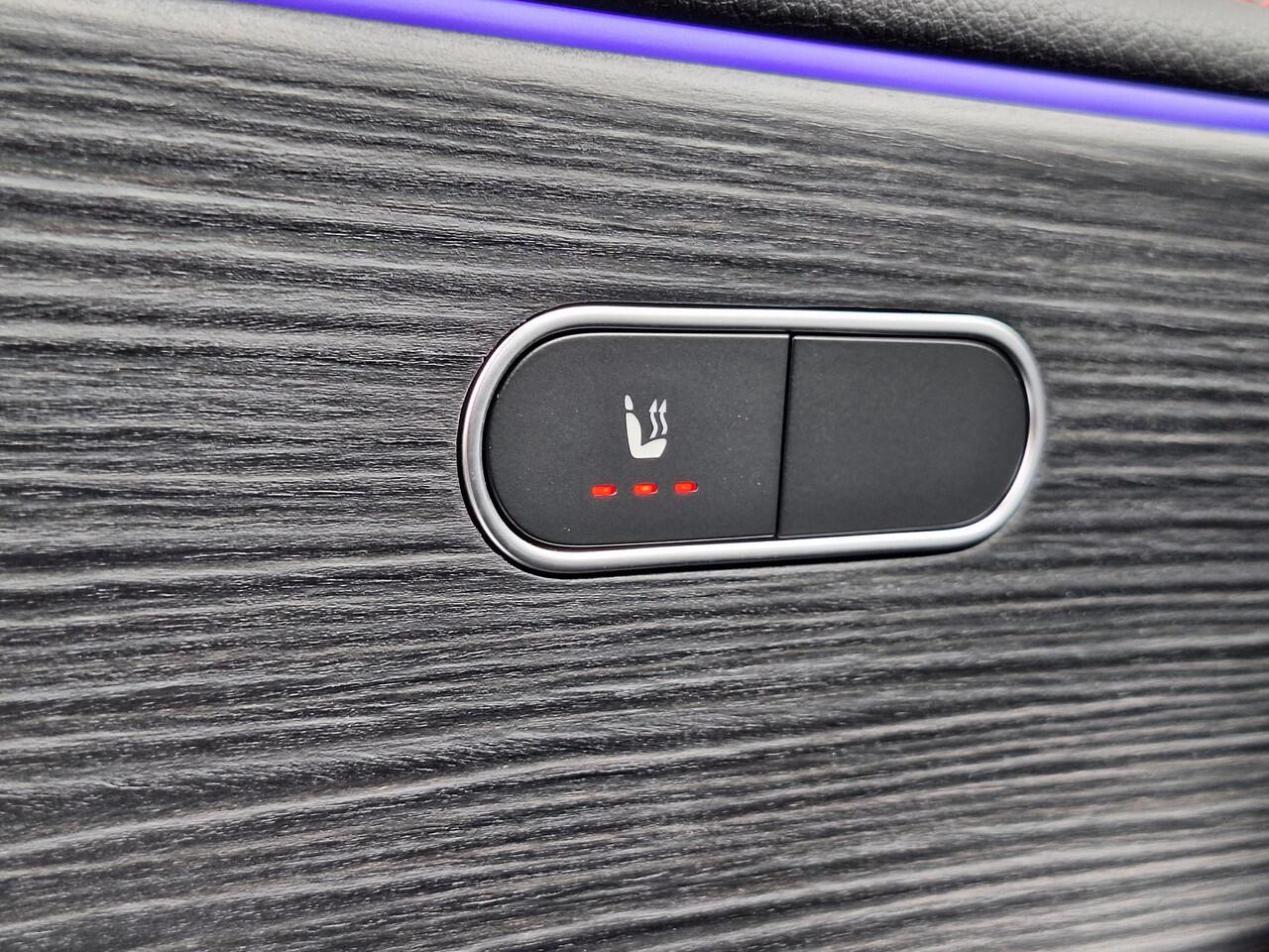 Mercedes-Benz CLA-KLASSE Shooting Brake 180 Star Edition AMG | Panoramadak | Nightpakket | Dodehoekassistent | Apple CarPlay | Android Auto | Sfeerverlichting | Stoelverwarming | Achteruitrijcamera | Elektrisch inklapbare buitenspiegels