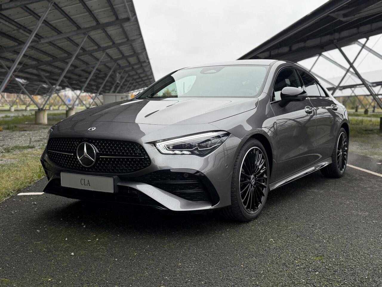 Mercedes-Benz CLA-KLASSE 180 Business Solution AMG | Night | Panoramadak | AMG Line Plus | Burmester | Trekhaak | Rijassistentiepakket | Head-up display | 360° camera | Techniekpakket | Winter pakket |