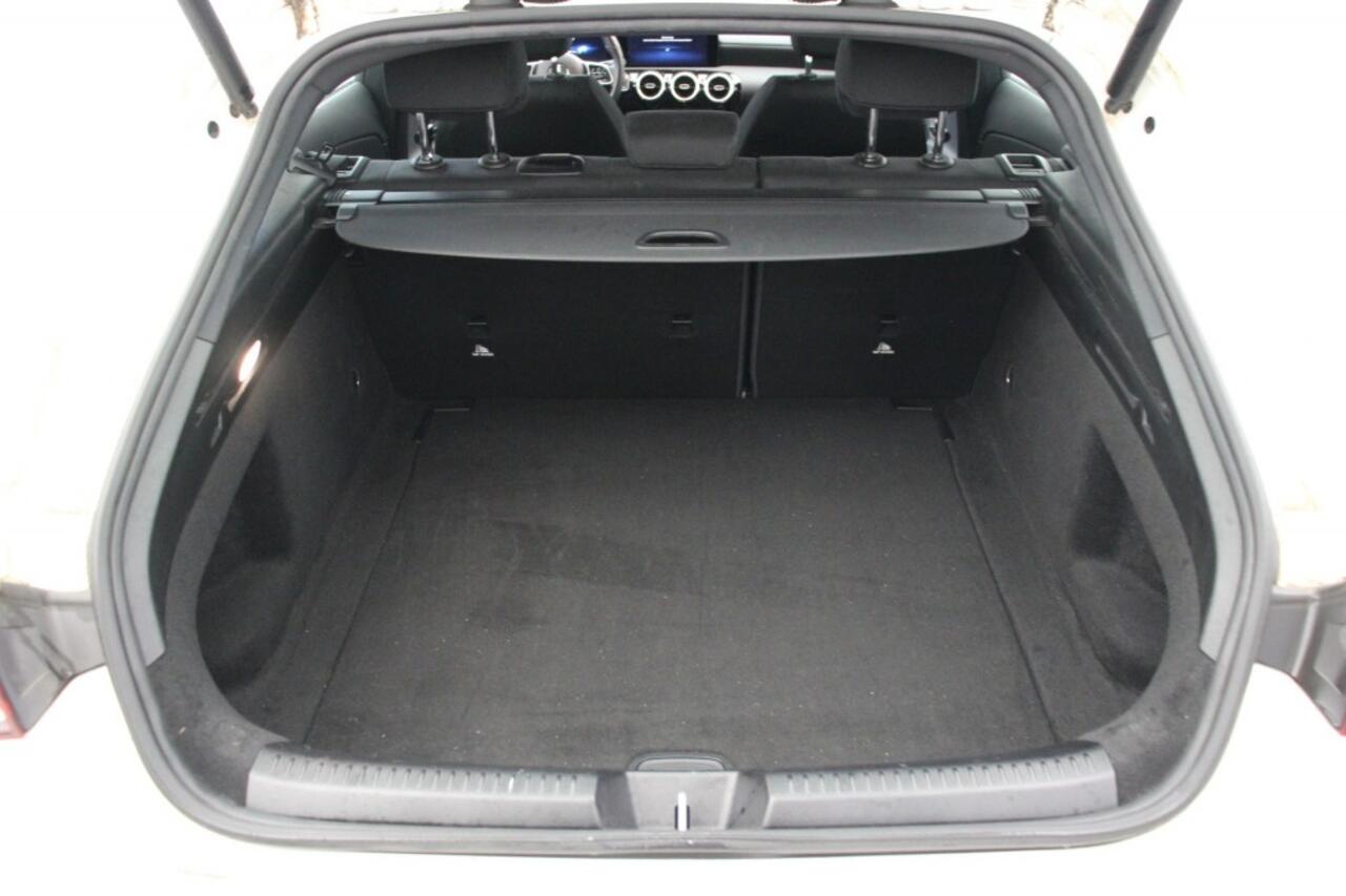 Mercedes-Benz CLA-KLASSE Shooting Brake 180 Business Solution Automaat - Carplay, Navi, Camera, Cruise, Stoelverw.