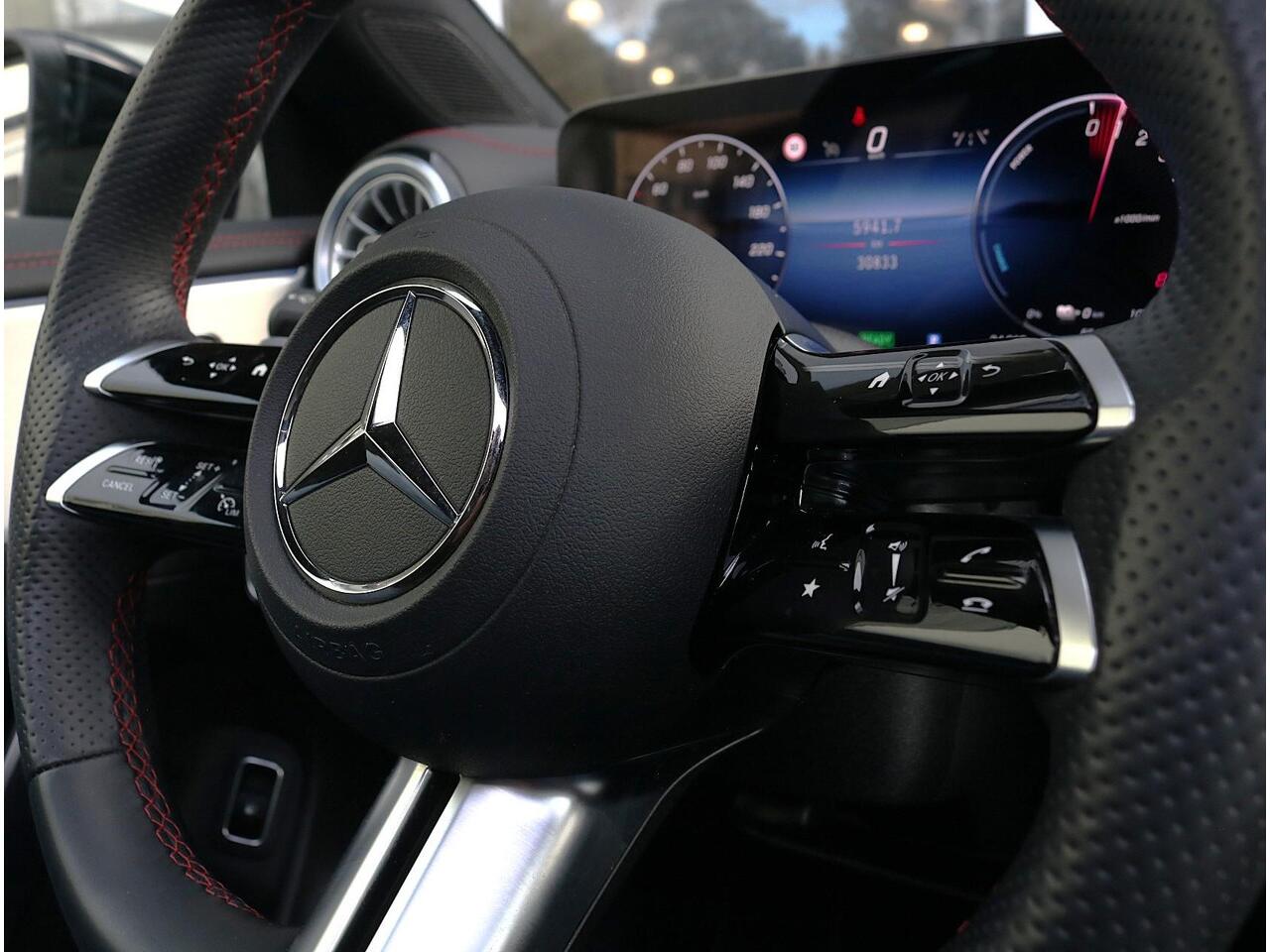 Mercedes-Benz CLA-KLASSE 250 e AMG Line | Panoramadak | Sfeerverlichting