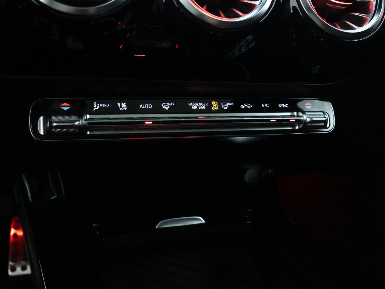 Mercedes-Benz CLA-KLASSE Shooting Brake 180 AMG Line | Nightpakket | Premium Pack | Parkeerpakket met achteruitrijcamera | EASY PACK achterklep | Inclusief 24 maanden MB Certified garantie voor Europa.|