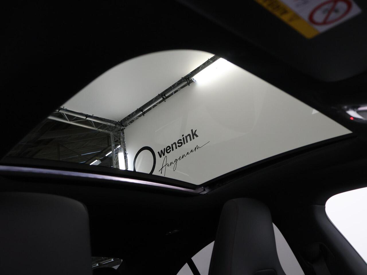 Mercedes-Benz CLA-KLASSE 180 Business Solution AMG | Nieuwprijs ¤ 60.345,= | Panoramaschuifdak | Premium Plus-pakket | Winterpakket | Techniek-pakket | Burmester | Trekhaak | Head-up display |