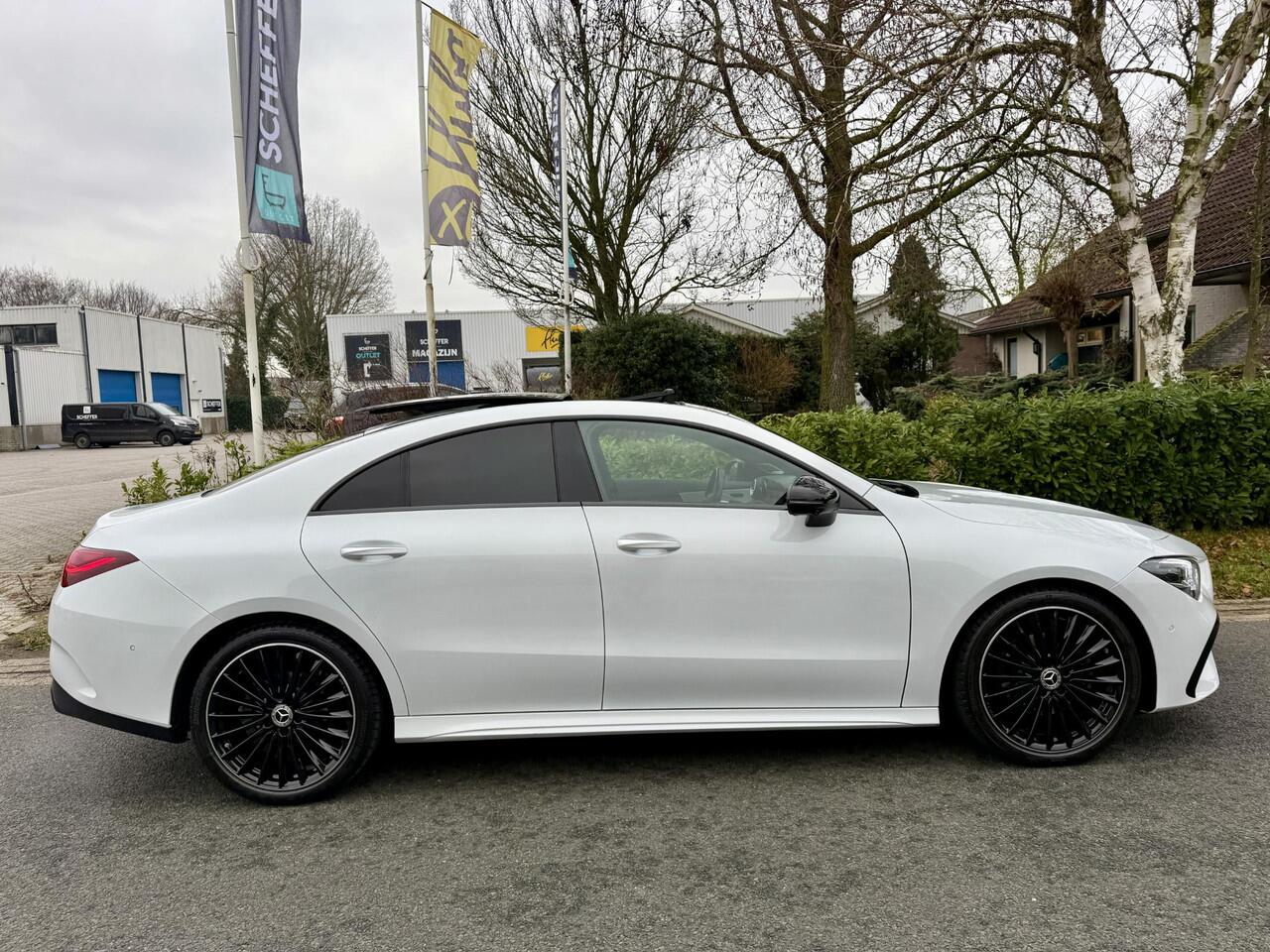 Mercedes-Benz CLA-KLASSE 180 AMG 136PK AUToPanooBurmesteroHeadup