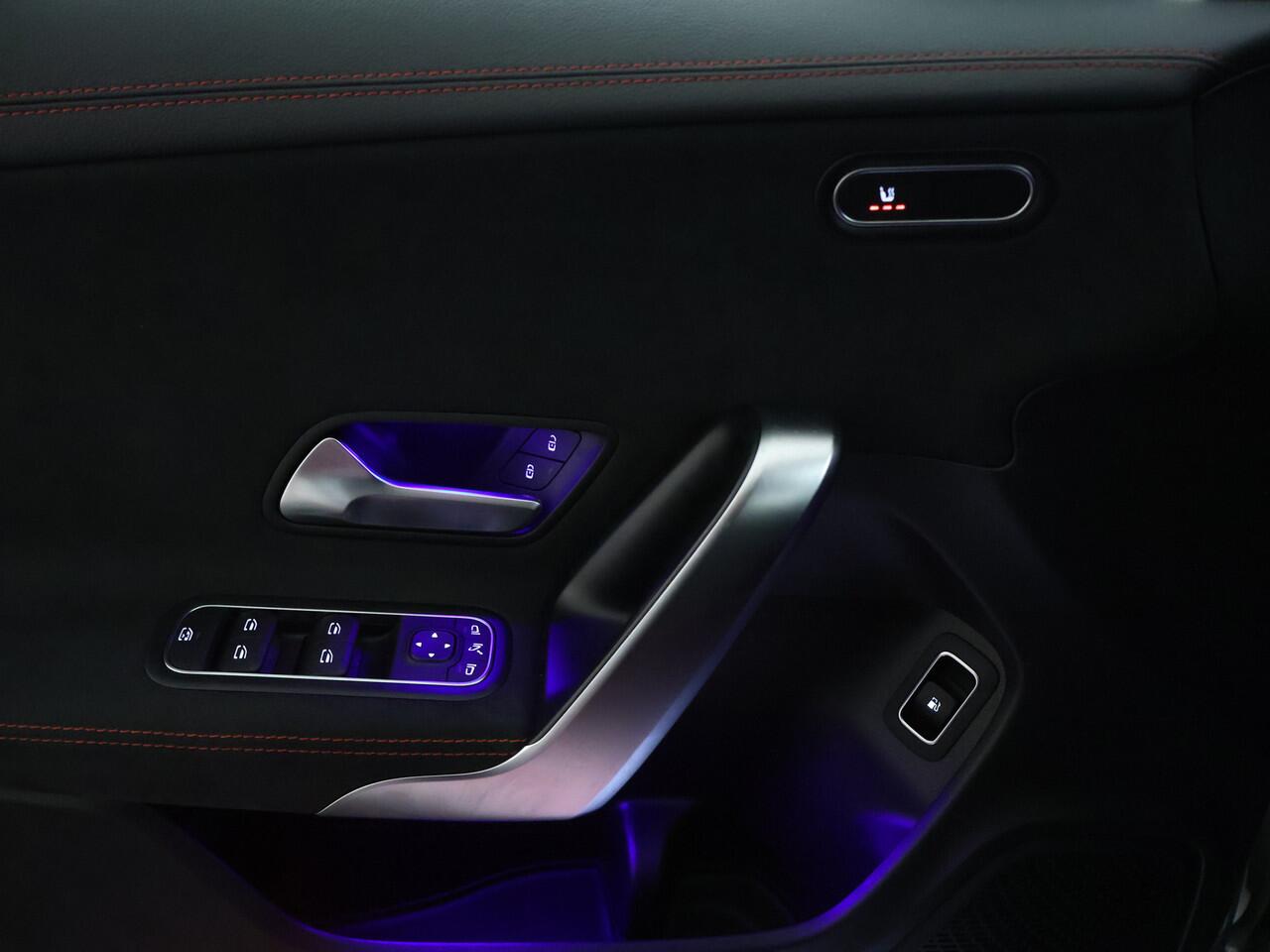 Mercedes-Benz CLA-KLASSE 250 e Star Edition | AMG Line | Night Pakket | Smartphone-integratie | Led koplampen | Inclusief 24 maanden MB Certified garantie voor Europa.