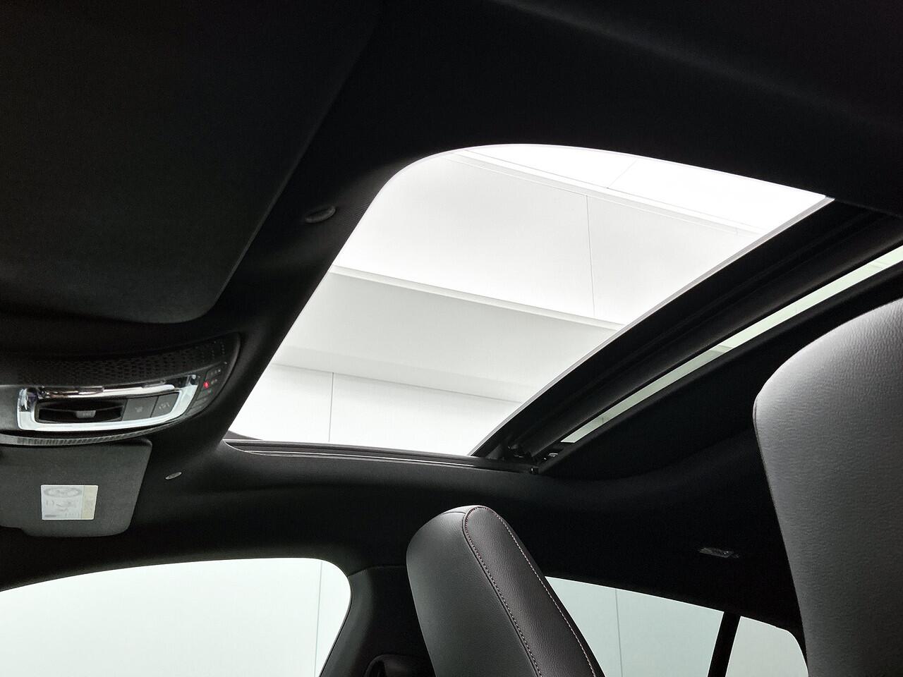 Mercedes-Benz CLA-KLASSE Shooting Brake 250 e Business Solution AMG | Trekhaak | Nightpakket | Parkeerpakket met achteruitrijcamera| KEYLESS-GO | EASY PACK achterklep | USB pakket plus | Sfeerverlichting | Draadloos oplaadsysteem voor Smartphone| Stoelverwarming voor |