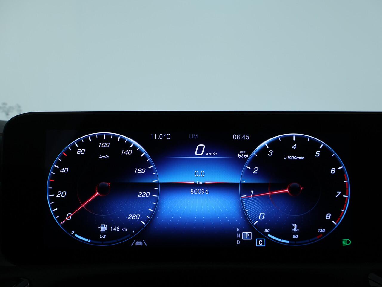 Mercedes-Benz CLA-KLASSE 200 AMG line | Night Pakket | Sfeerverlichting | Parkeerpakket+achtercamera | LED koplampen | Inclusief 24 maanden MB Certified garantie voor Europa.