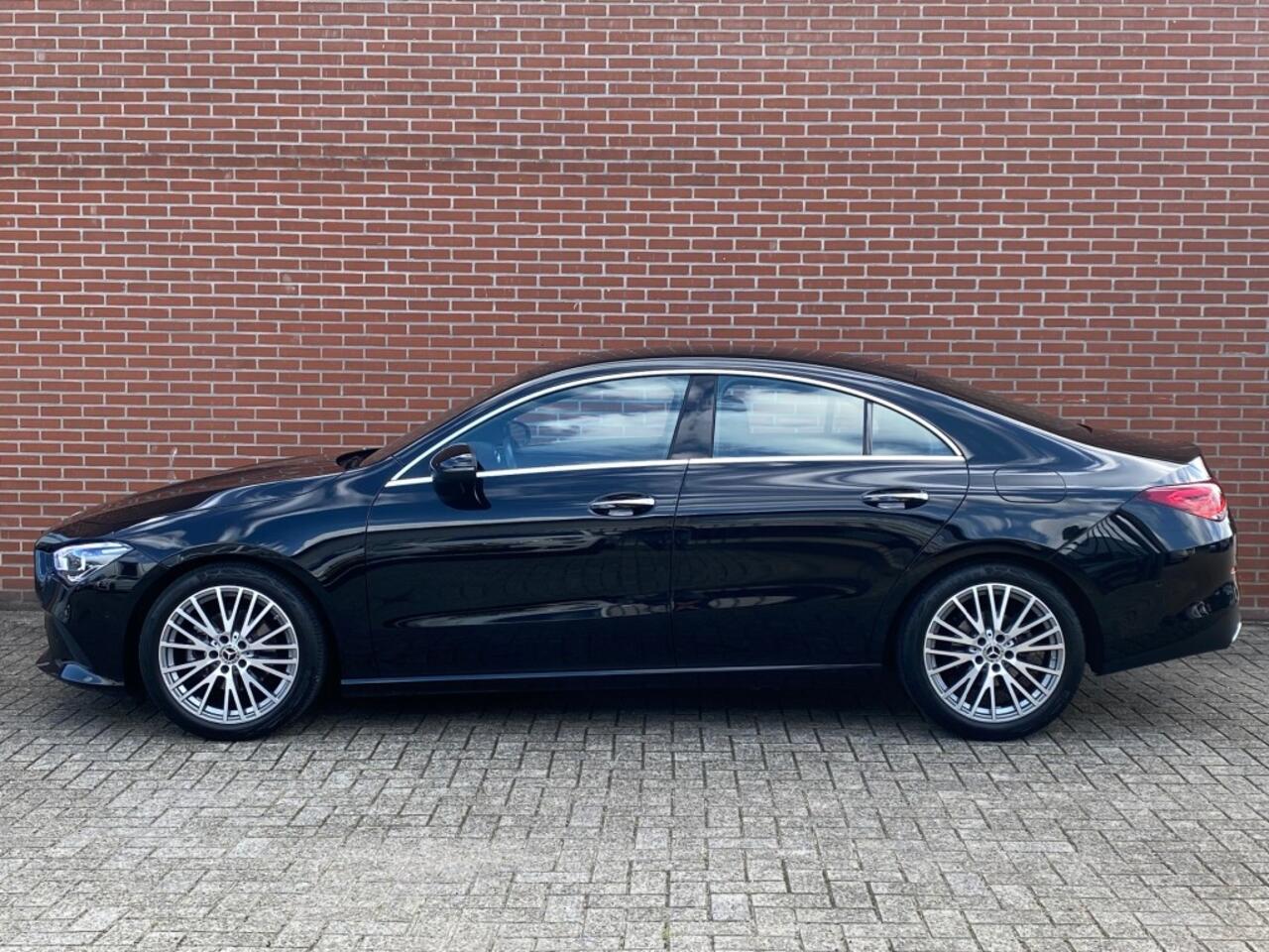 Mercedes-Benz CLA-KLASSE 180 LUXURY LINE LEDER NAV CRUISE CAMERA PDC ECC LMV STOELVW