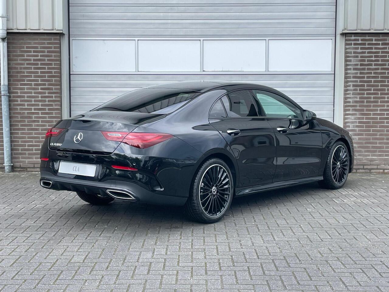 Mercedes-Benz CLA-KLASSE 180 AMG Line | Premium Pakket | Night Pakket | Panoramadak | MULTIBEAM LED koplampen | Dodehoekassistent | Advanced Sound System | Sfeerverlichting | Stoelverwarming |
