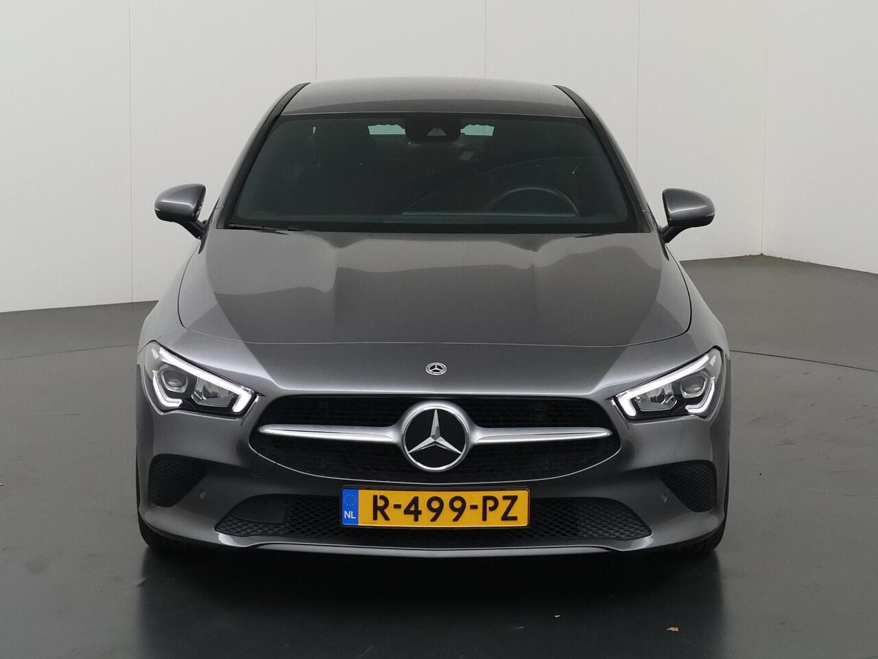 Mercedes-Benz CLA-KLASSE 180 Business Line | Apple Carplay | Widescreen | Stoelverwarming | Achteruitrijcamera |