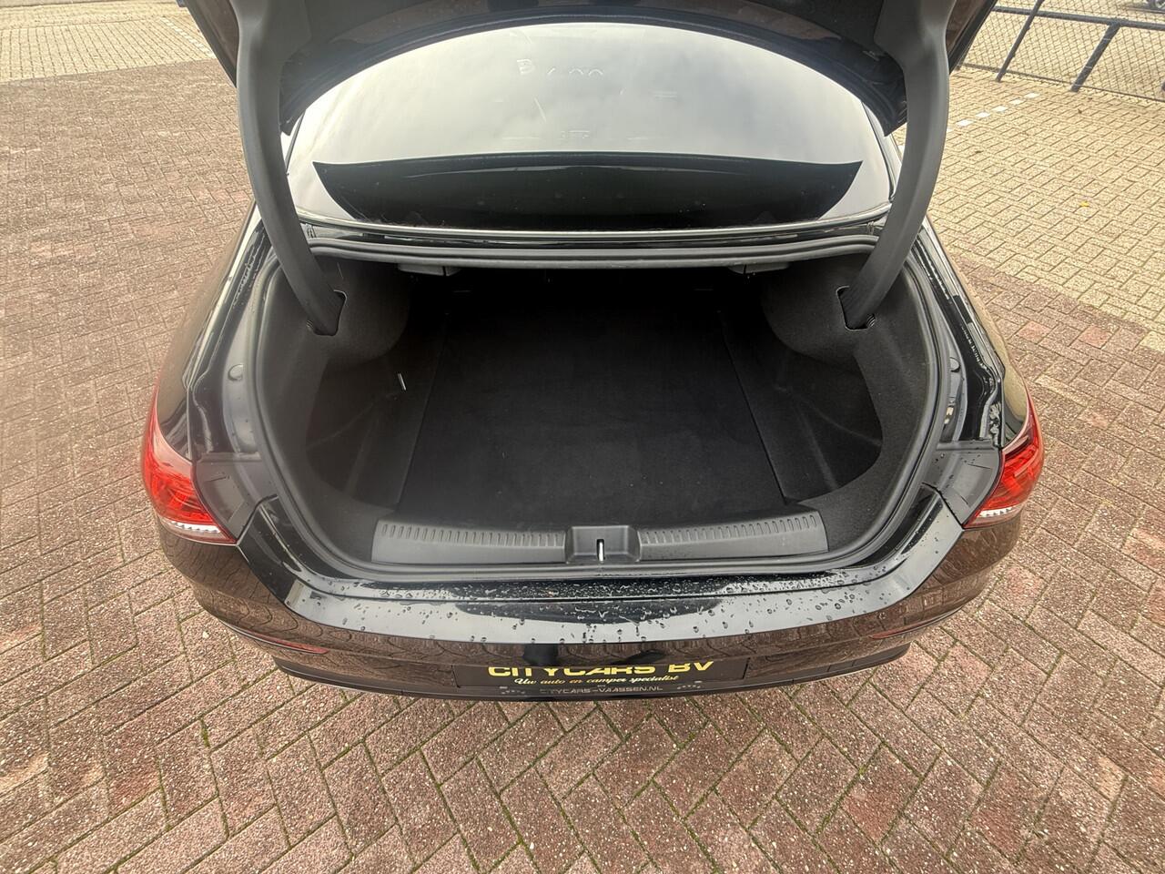 Mercedes-Benz CLA-KLASSE 200 AMG-LINE automaat panodak navi camera climate ctr cruise ctr keyless matrix lmv 18 inch sound dealer onderhouden