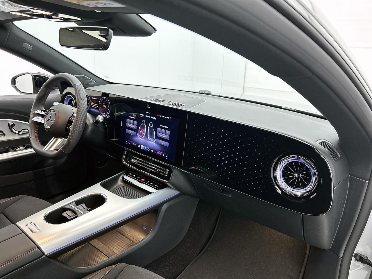 Mercedes-Benz CLA-KLASSE 250+ Launch Edition 85 kWh | Nightpakket | Multibeam LED | Panoramadak | Warmtepomp | Memorypakket voorstoelen | Adaptieve Cruisecontrol | Sierdelen aluminium | Smartphone integratiepakket |