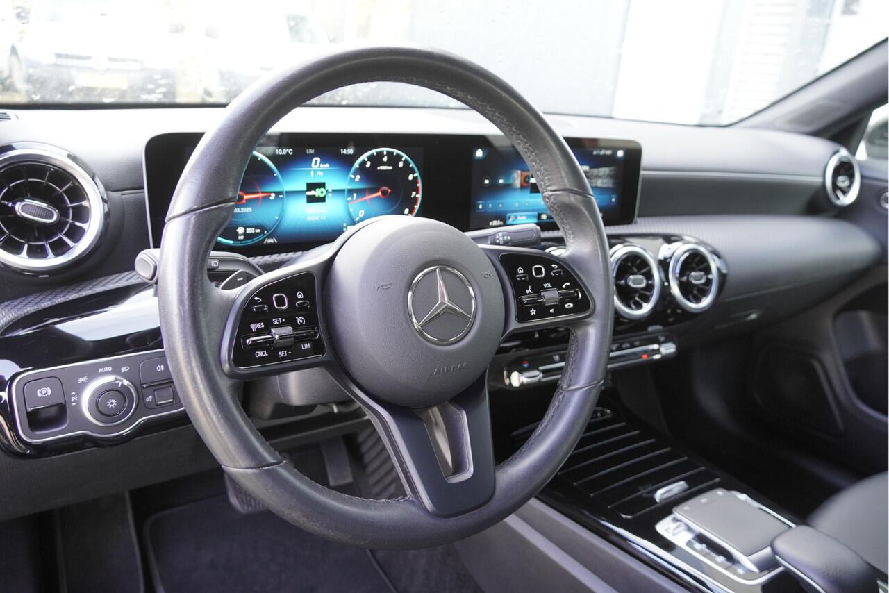 Mercedes-Benz CLA-KLASSE Shooting Brake 180 Automaat! Advantage BJ2019 Lmv 16" | Led | Navi | Pdc | Elek. achterklep | Achteruitrijcamera | Virtual cockpit | Climate control | Cruise control | Verwarmde voorstoelen | Zwarte hemel | Getint glas