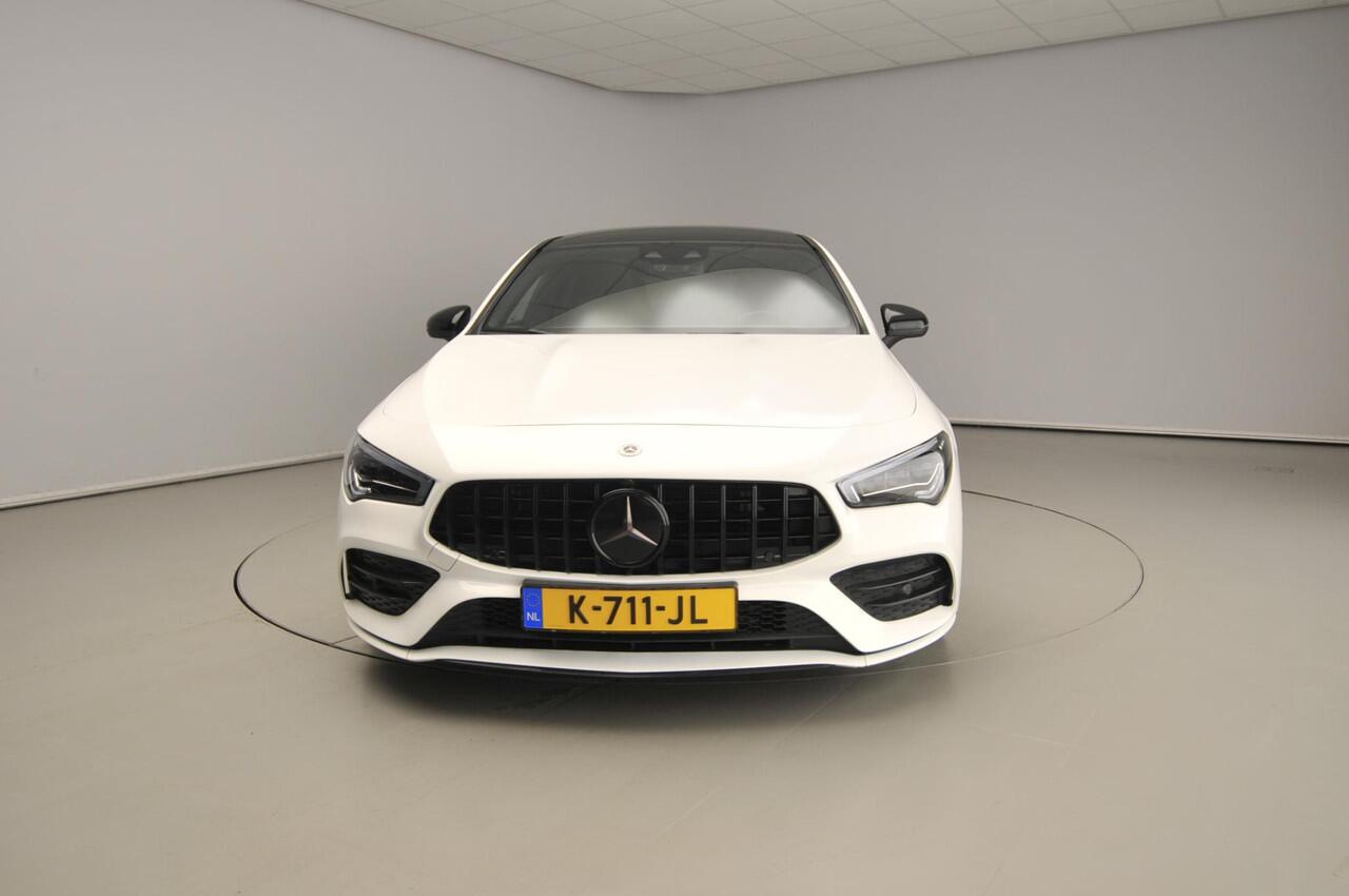 Mercedes-Benz CLA-KLASSE Shooting Brake 200 Business Solution AMG | Pano | 19" | Camera | Panamericana-grille