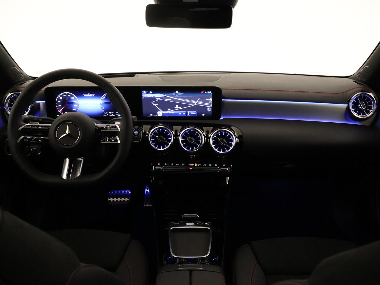 Mercedes-Benz CLA-KLASSE Shooting Brake 250 e Star Edition AMG Line | Trekhaak | Nightpakket | Antidiefstalpakket GUARD 360° Plus | 360°-camera | 19 inch Multispaaks AMG velgen | Head-up display | KEYLESS GO-comfortpakket | Smartphone integratie |