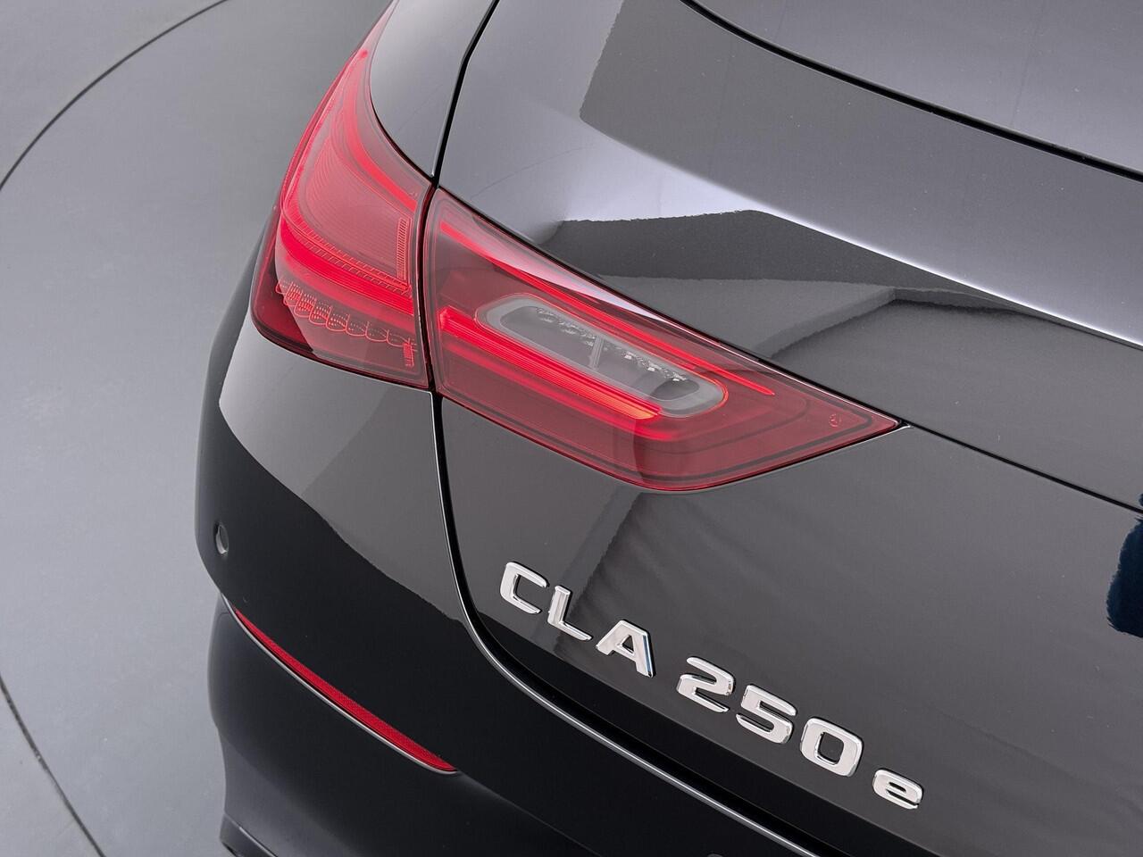 Mercedes-Benz CLA-KLASSE Shooting Brake 250 e Business Solution AMG